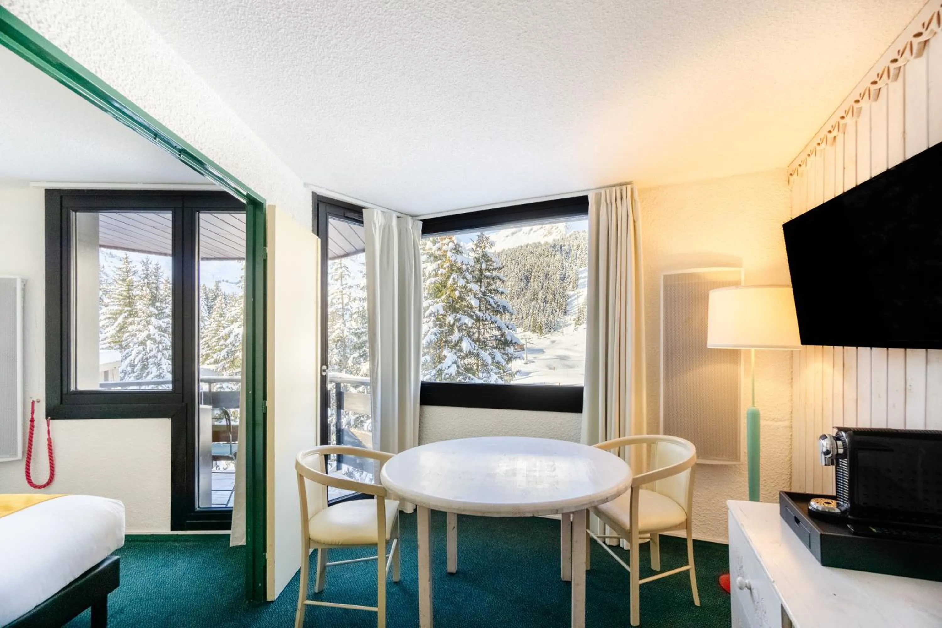 Bedroom, Bed in Lake Hotel Courchevel 1850