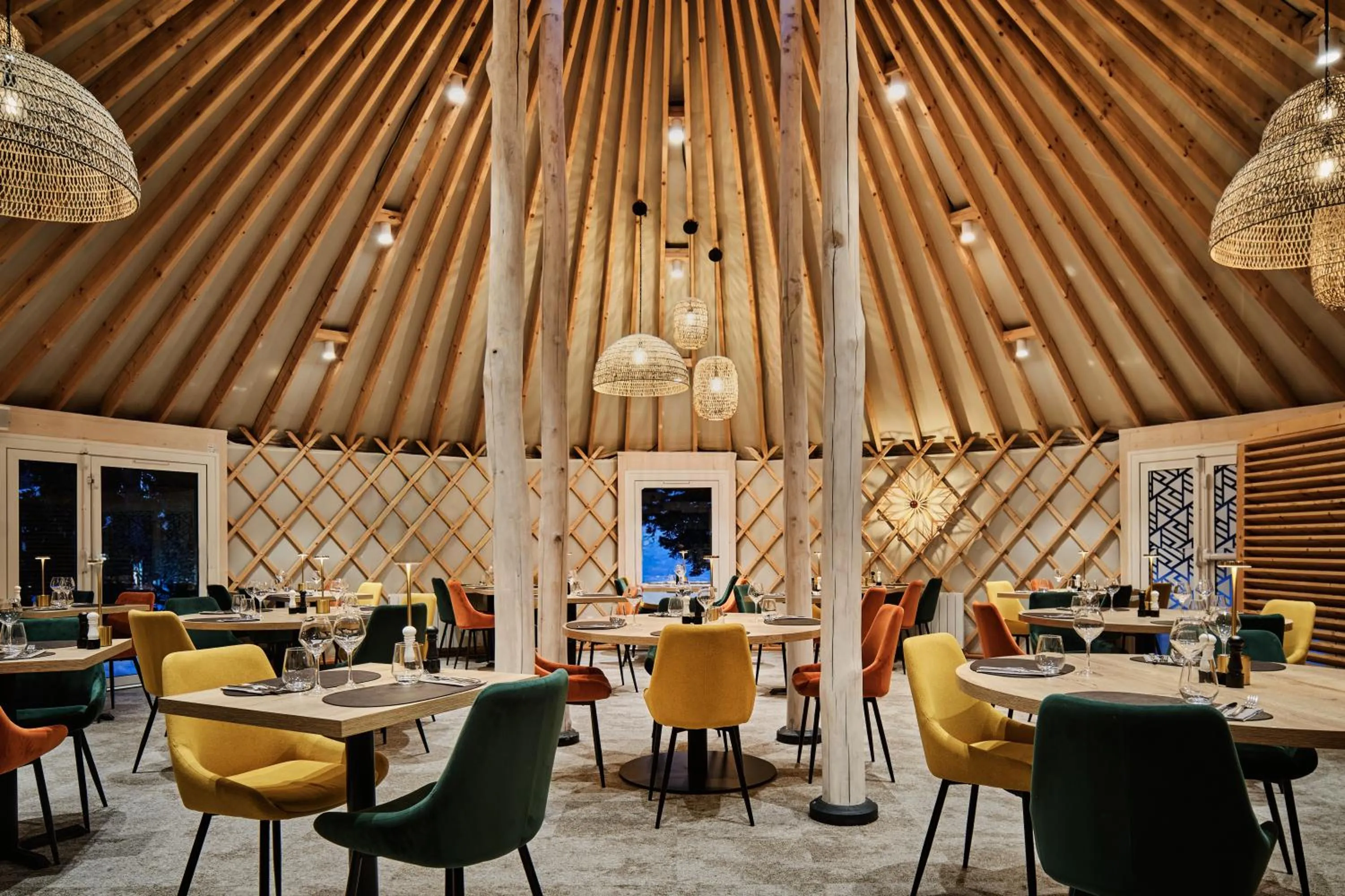 Restaurant/places to eat in Lake Hotel Courchevel 1850
