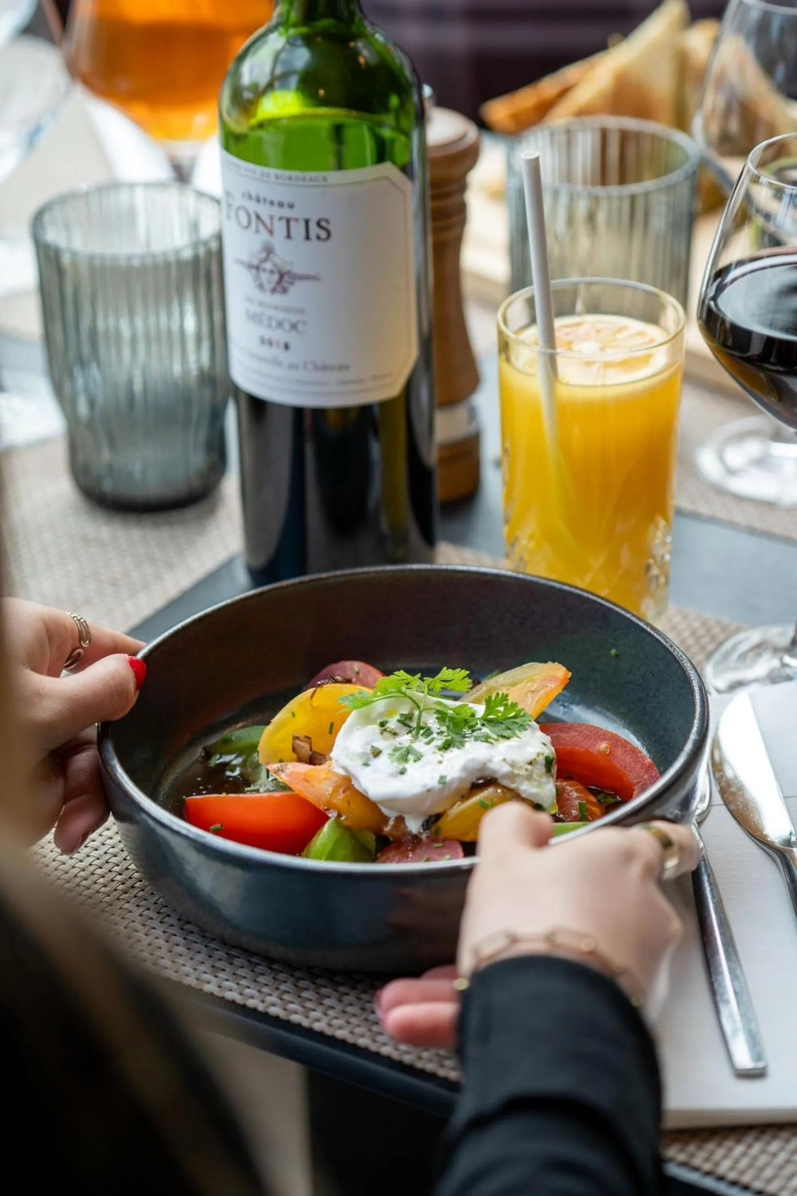 Restaurant/places to eat in Novotel Rouen Sud