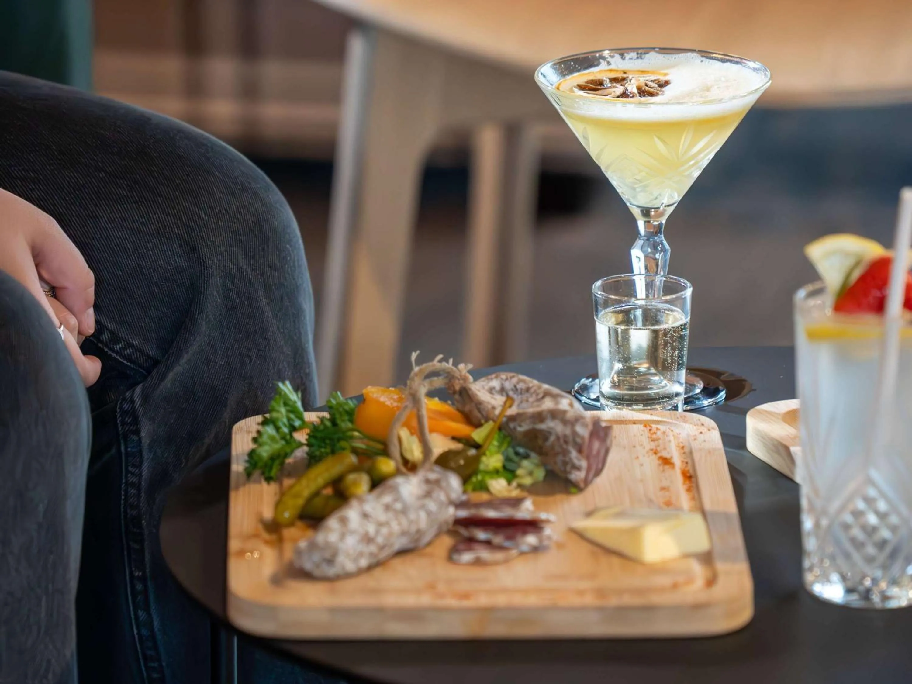 Lounge or bar in Novotel Rouen Sud