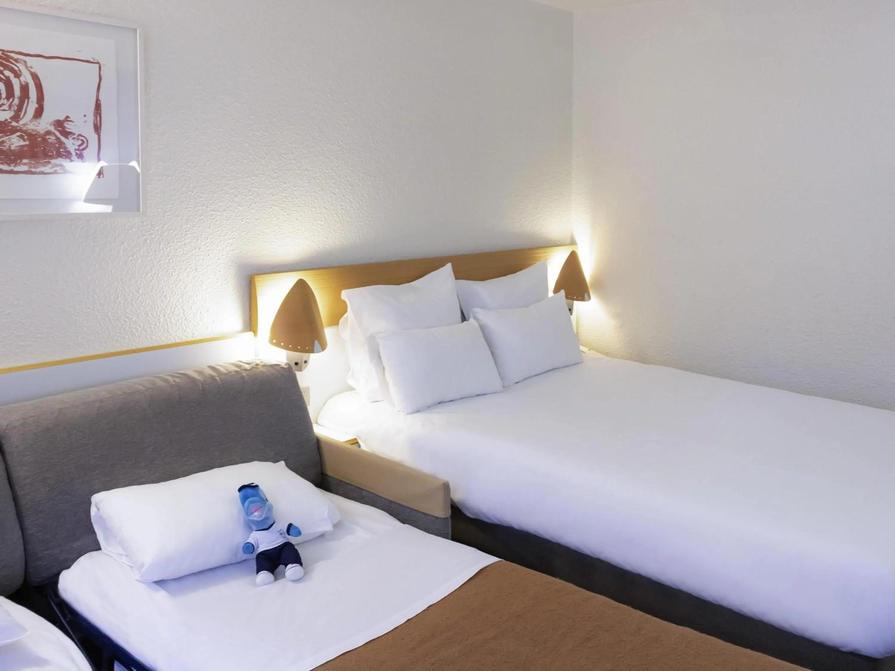 Bedroom, Bed in Novotel Rouen Sud Zenith Parc Expo