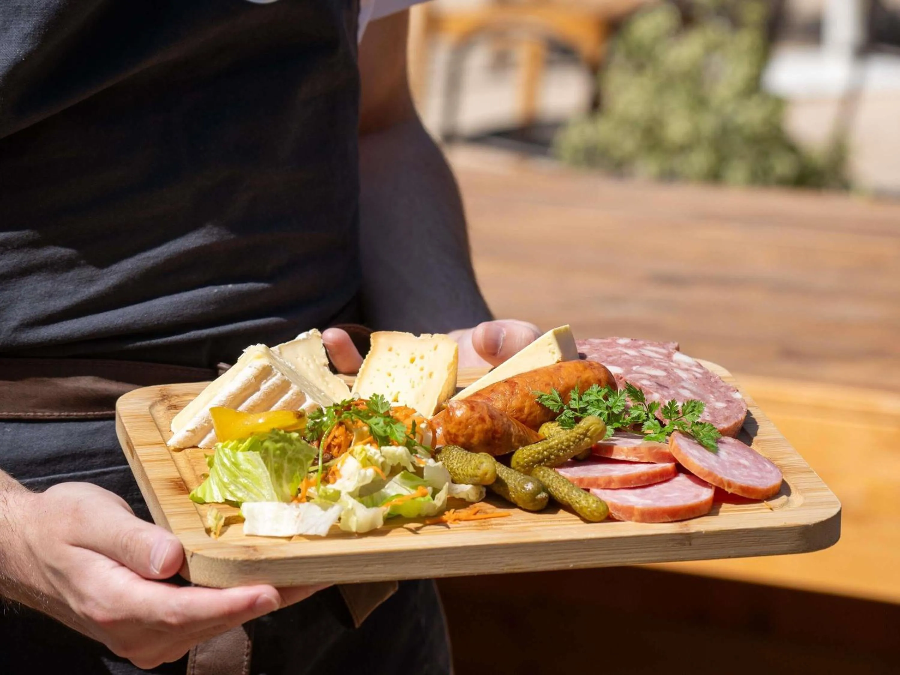 Lounge or bar in Novotel Rouen Sud Zenith Parc Expo