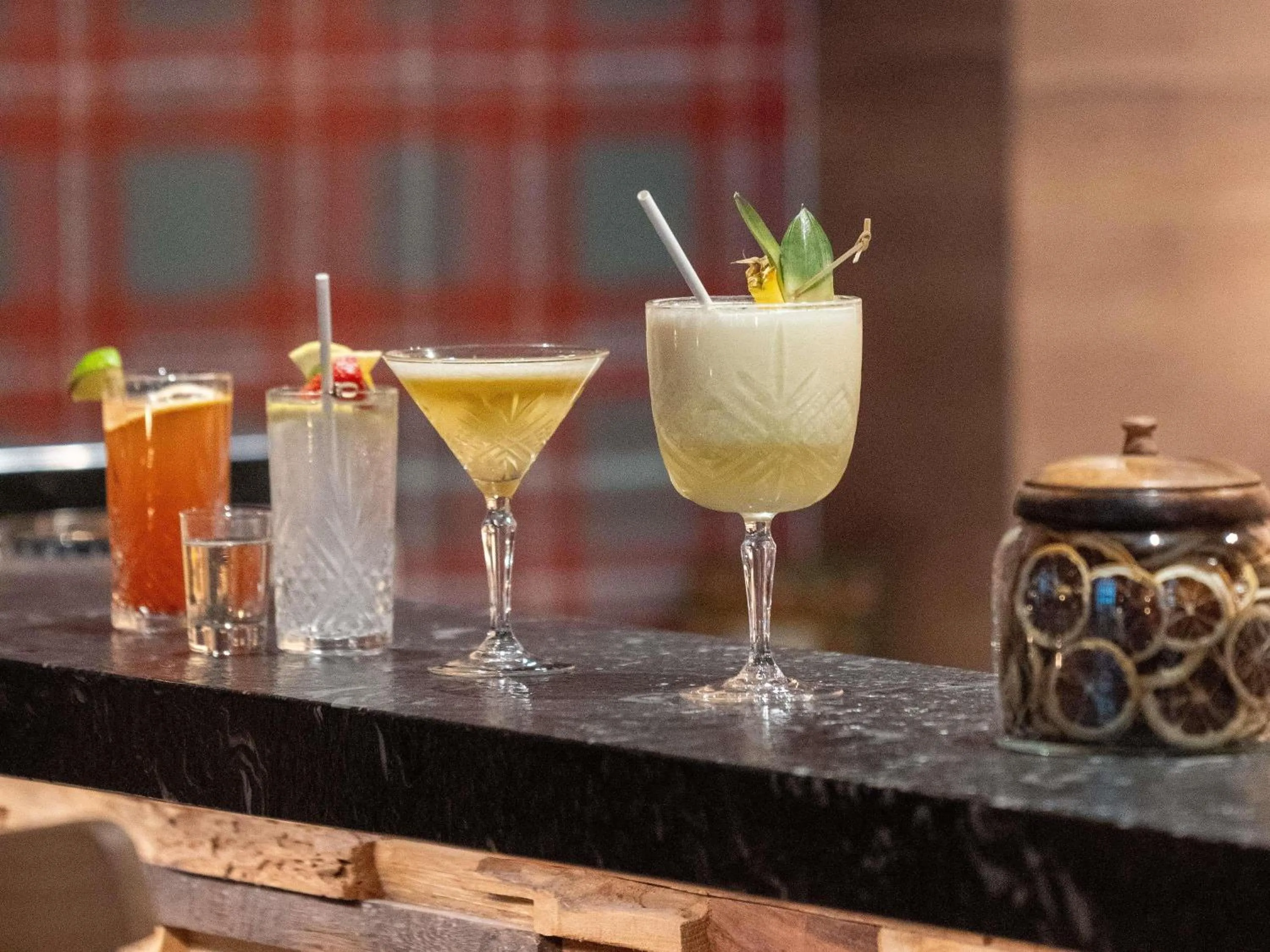 Lounge or bar in Novotel Rouen Sud Zenith Parc Expo