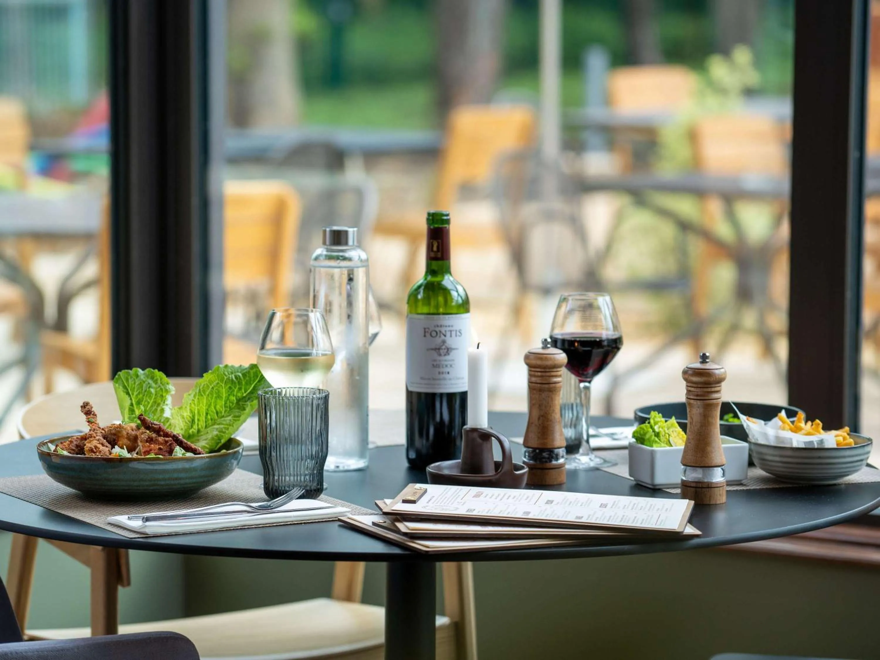 Restaurant/places to eat in Novotel Rouen Sud