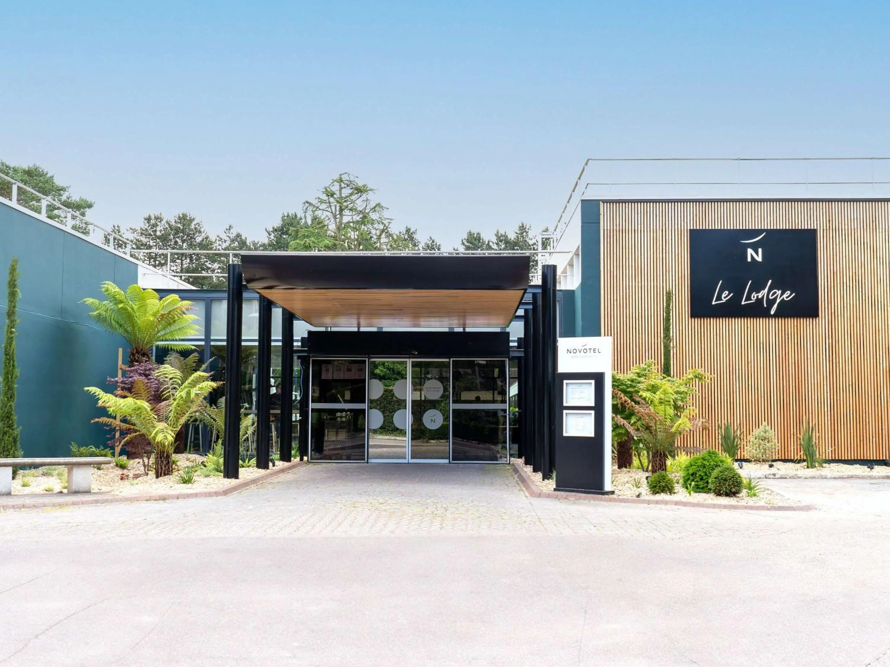 Property building in Novotel Rouen Sud