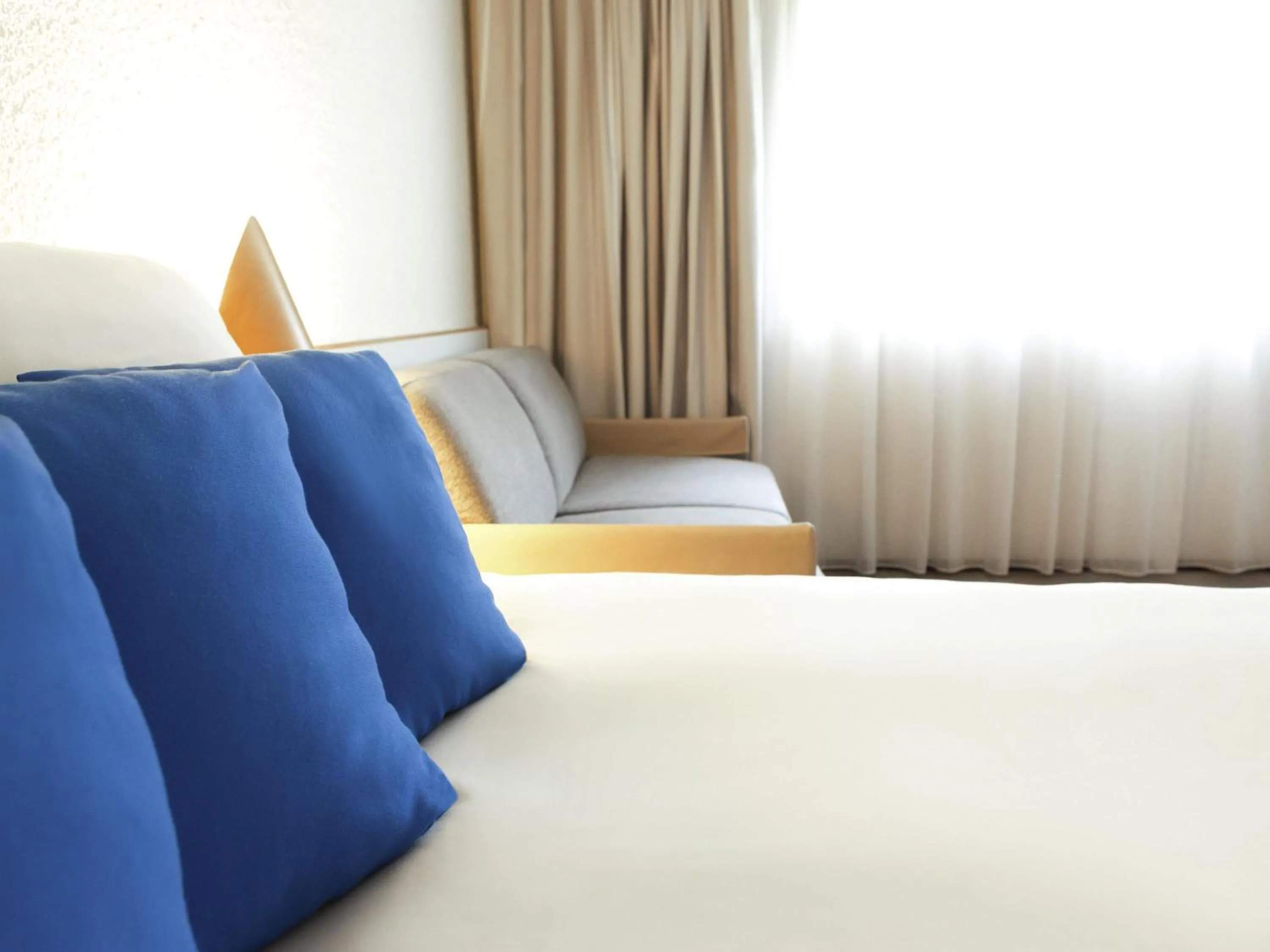 Bedroom, Bed in Novotel Rouen Sud Zenith Parc Expo