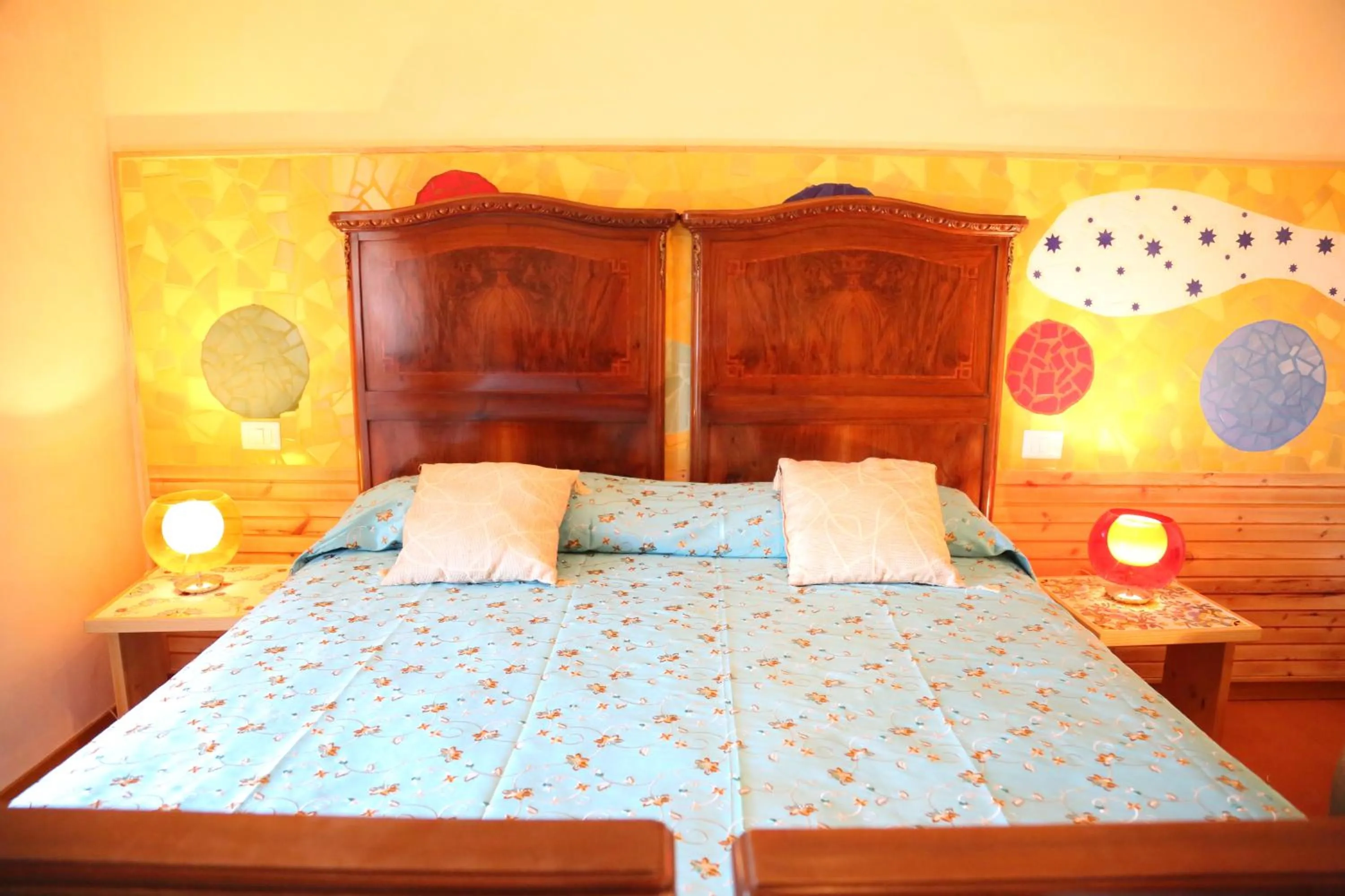 Decorative detail, Bed in Albergo Ristorante Cavaliere