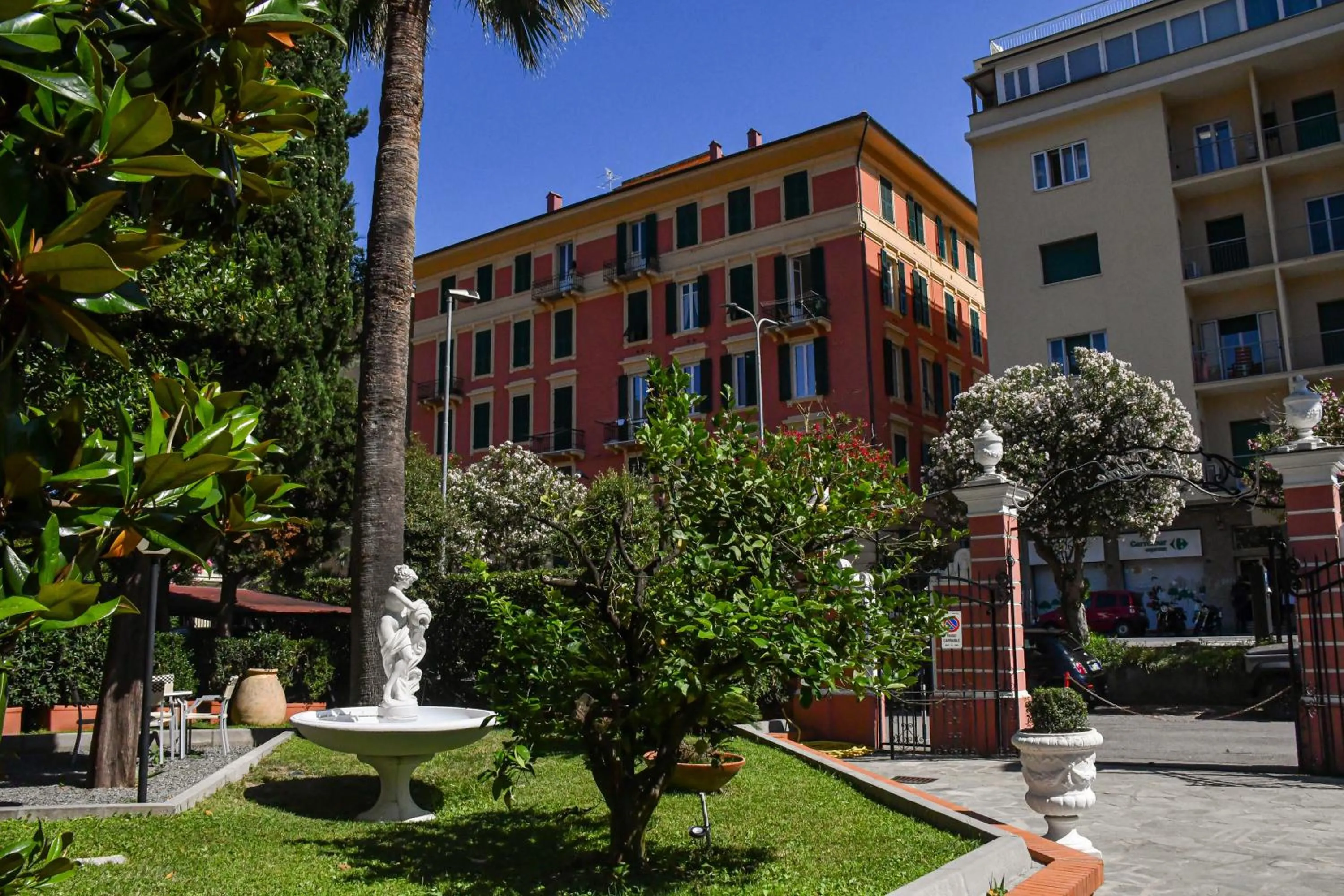 Garden in Hotel Le Palme