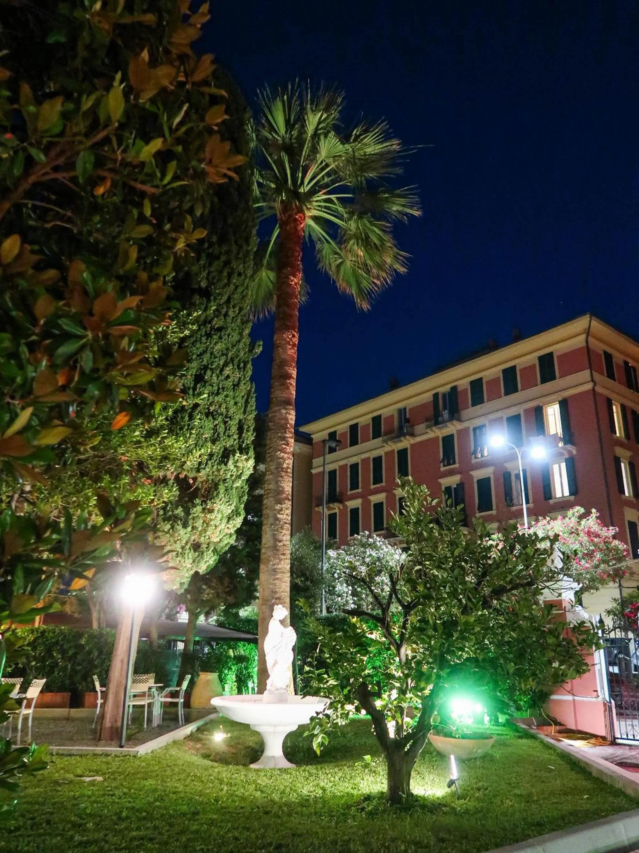 Garden view in Hotel Le Palme