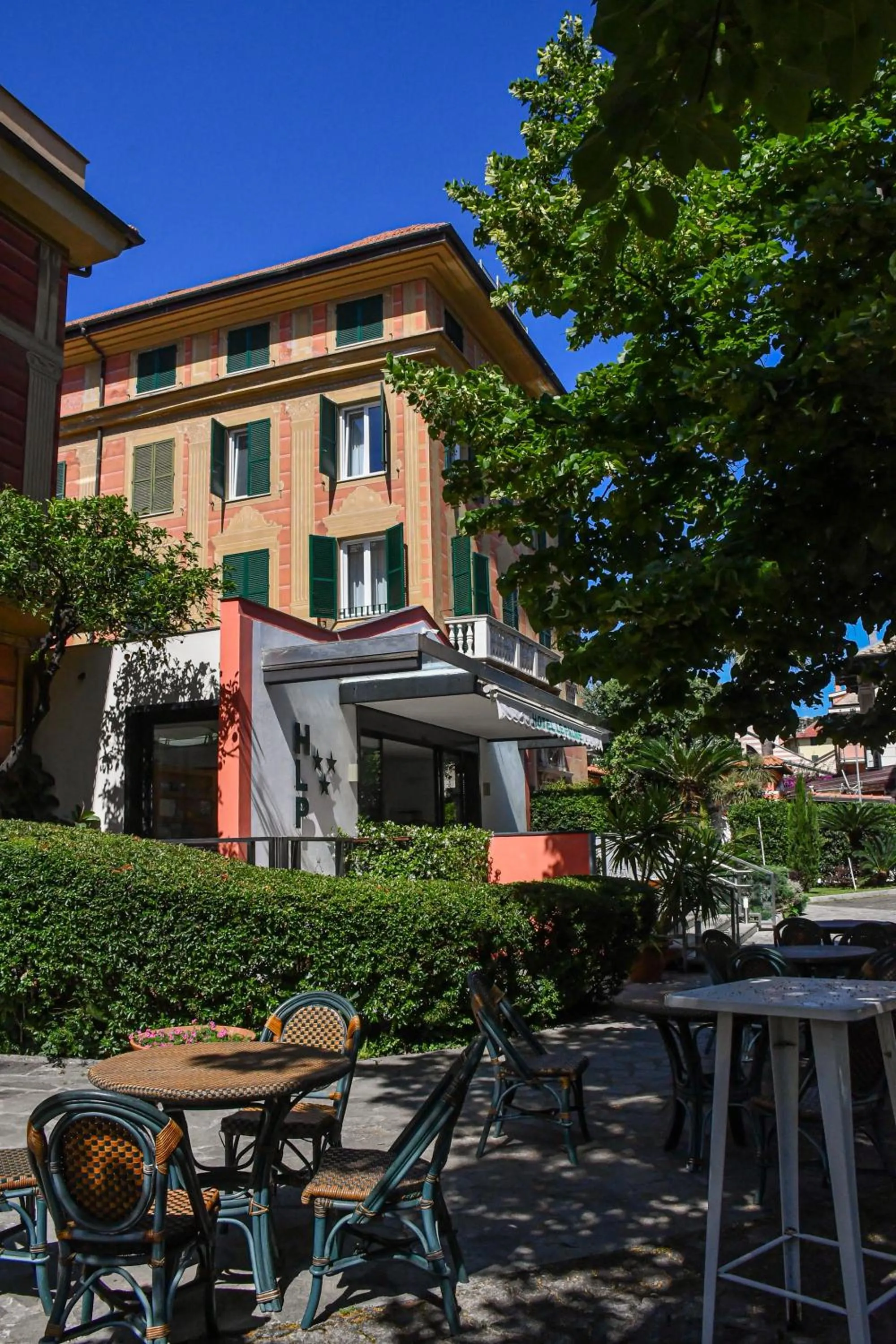 Property building in Hotel Le Palme