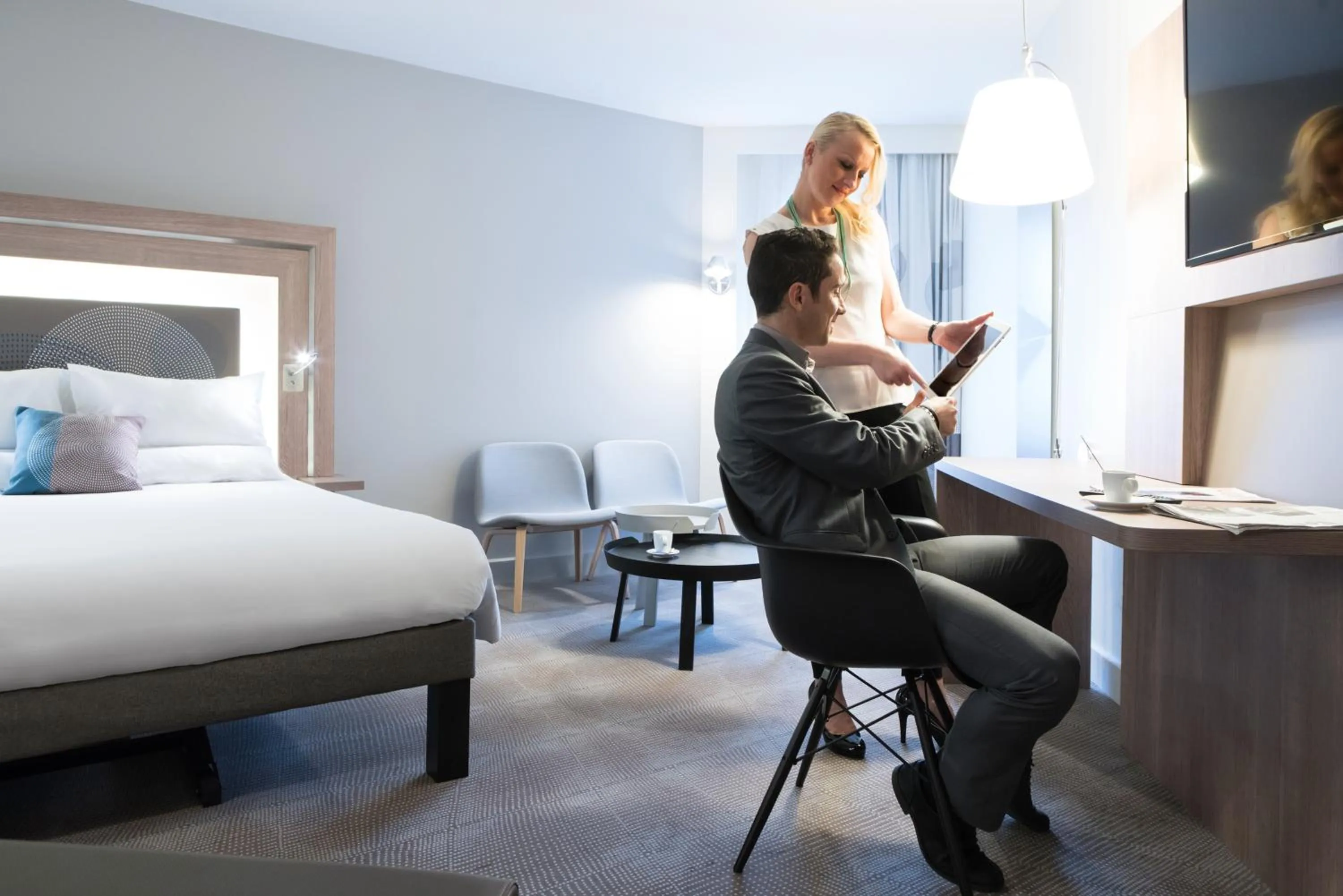 Bedroom, Bed in Novotel Château de Versailles