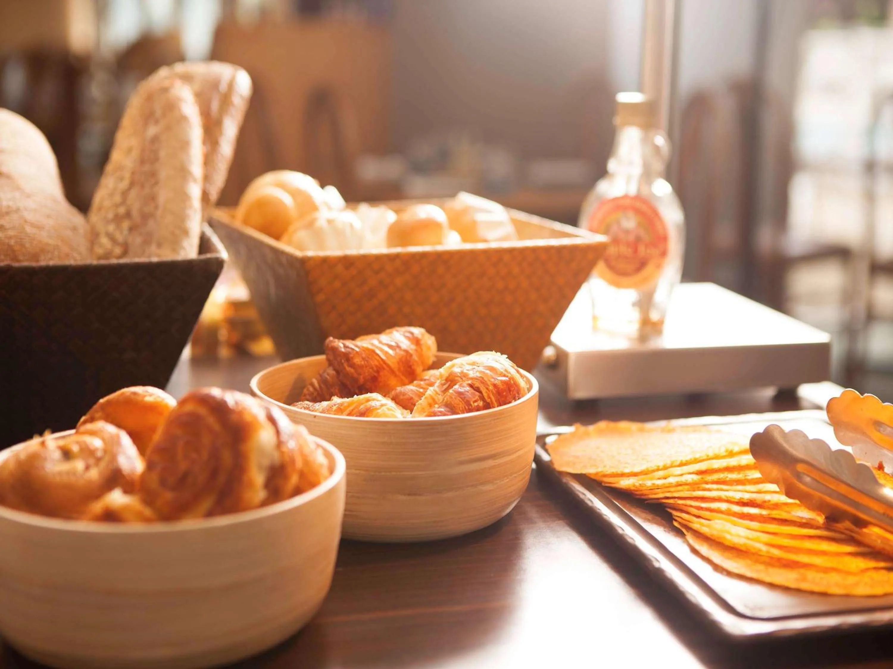 Restaurant/places to eat in Novotel Château de Versailles