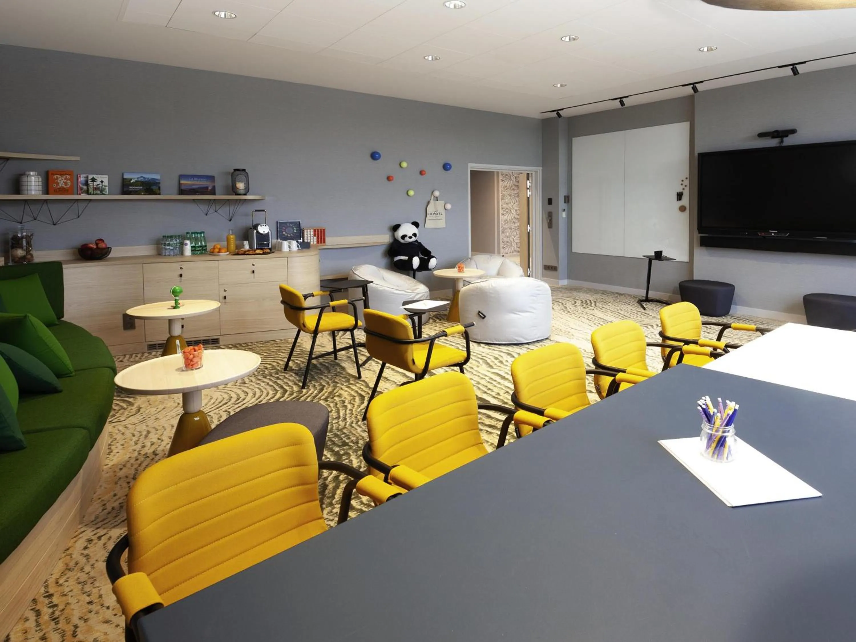 Meeting/conference room in Novotel Clermont-Ferrand
