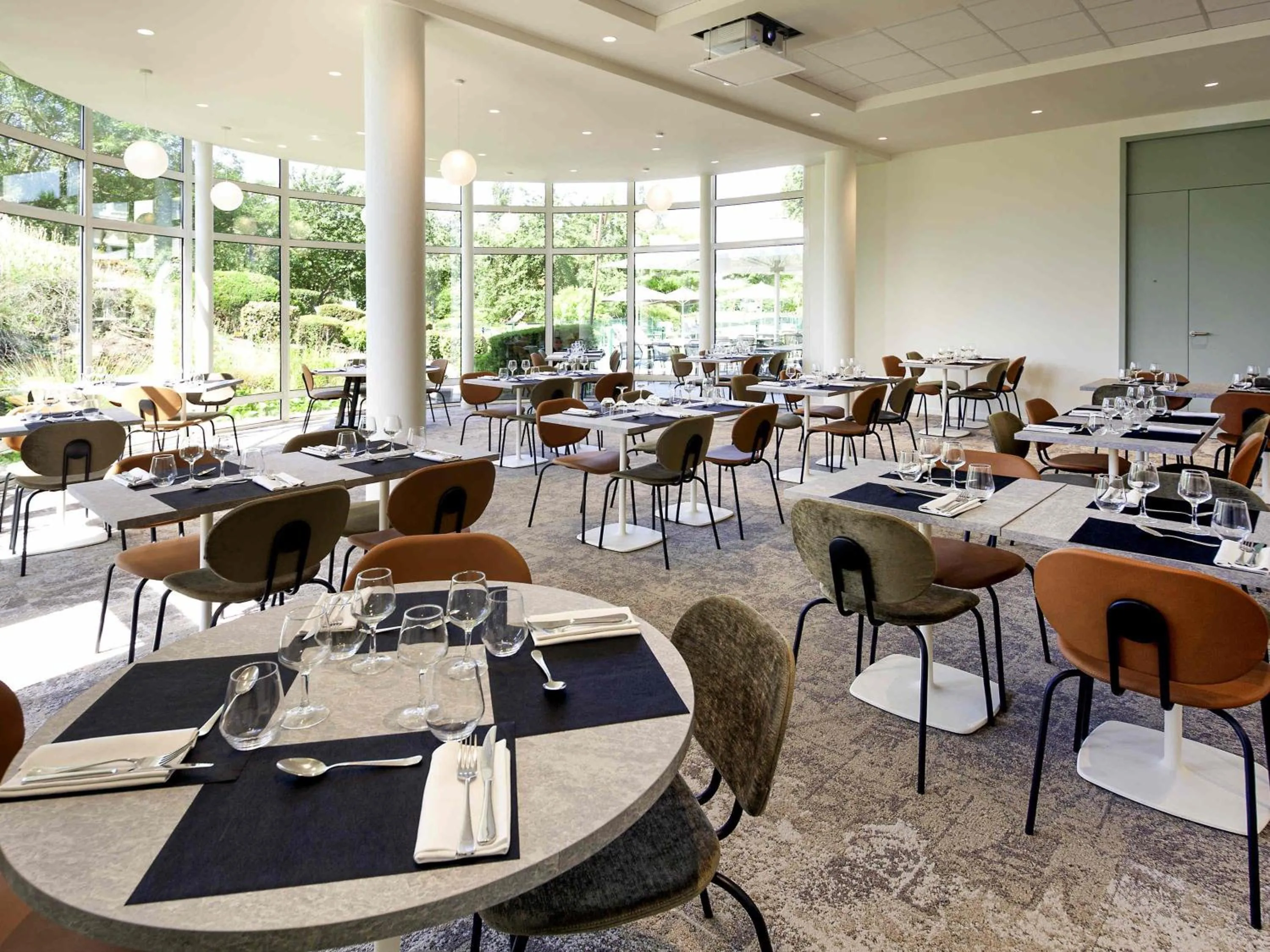 Restaurant/places to eat in Novotel Clermont-Ferrand