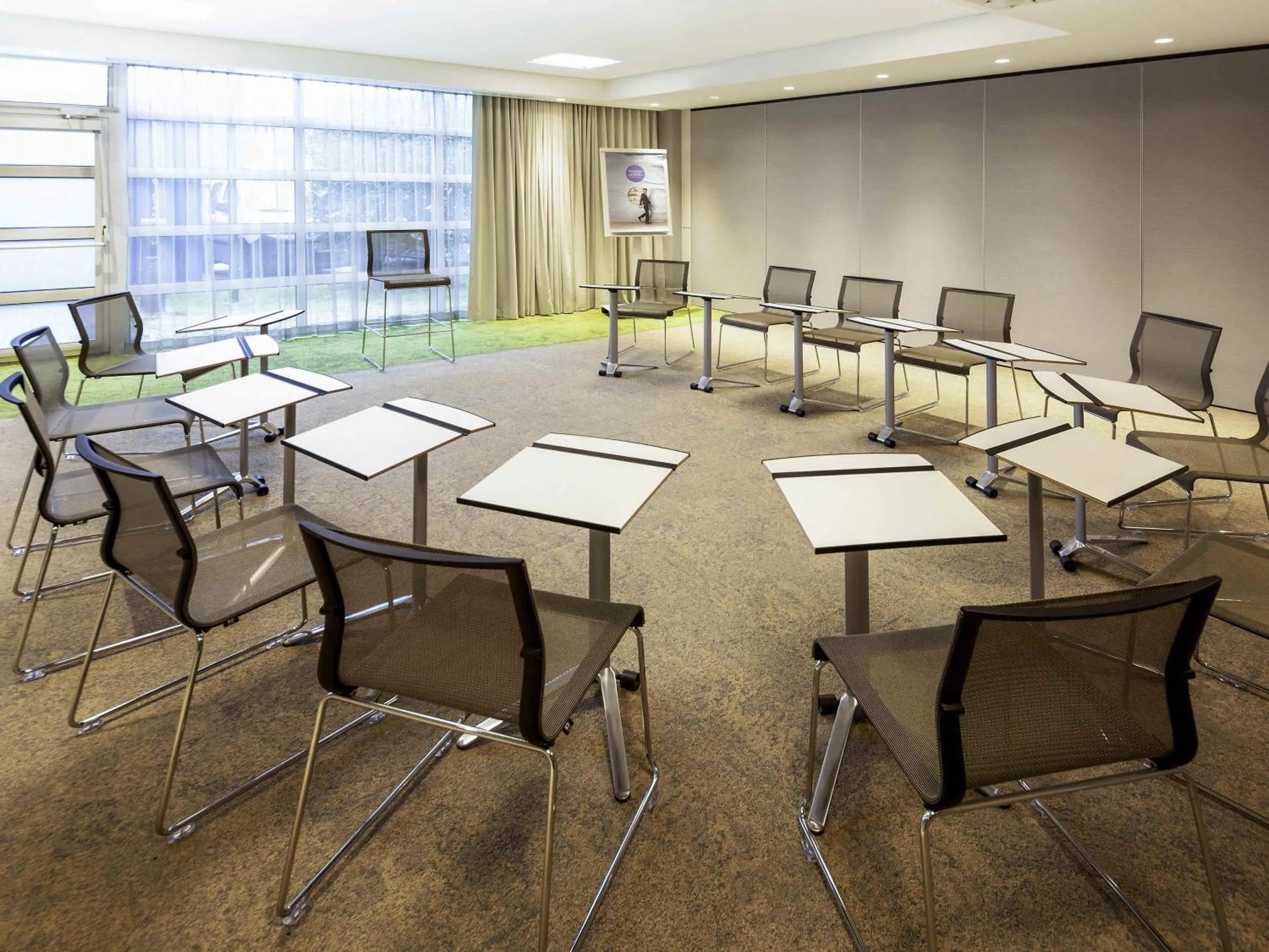 Meeting/conference room in Novotel Clermont-Ferrand