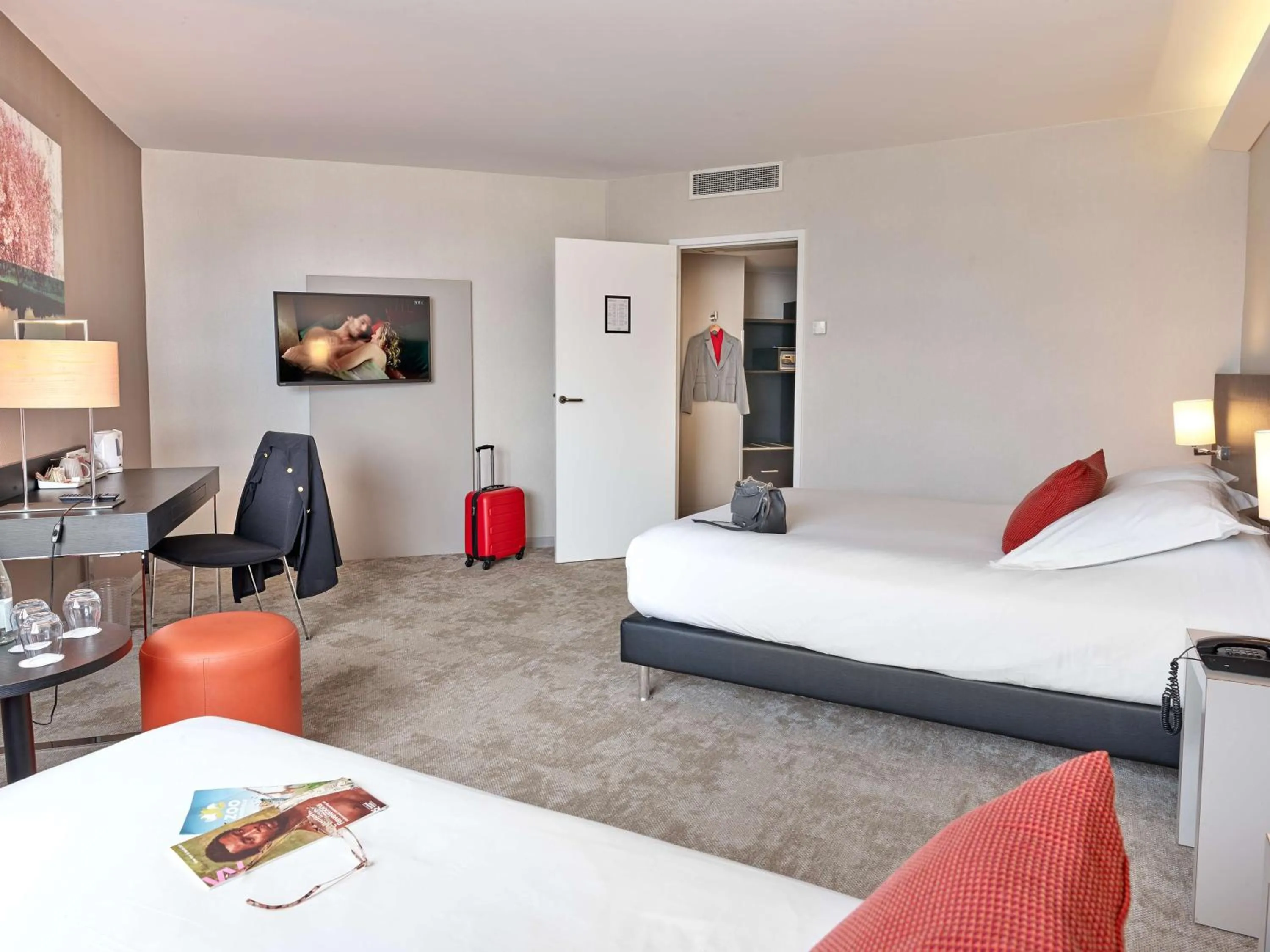 Bedroom, Bed in Best Western Plus Metz Technopole