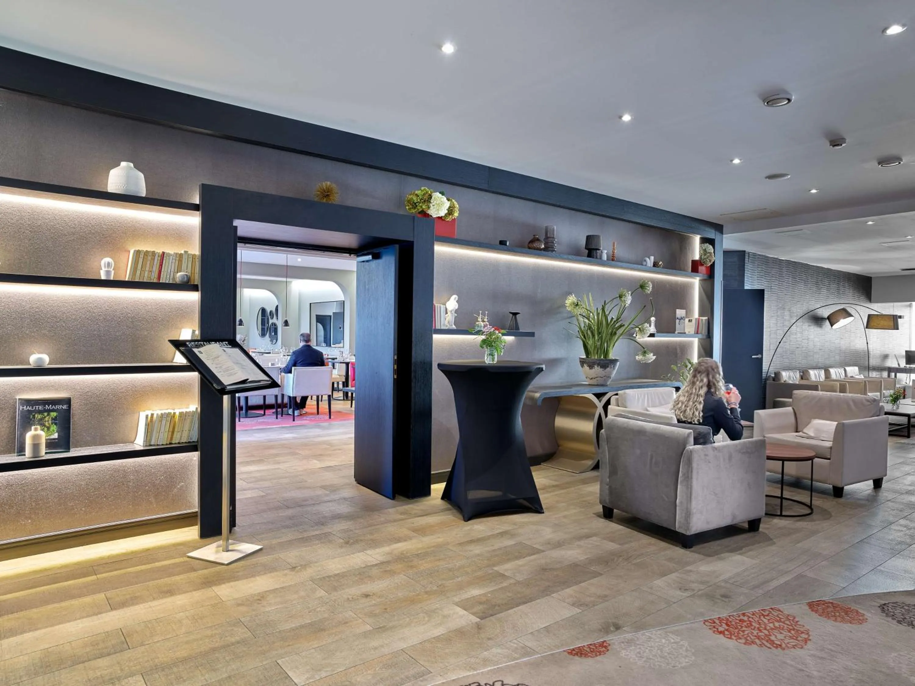 Seating area in Best Western Plus Metz Technopole