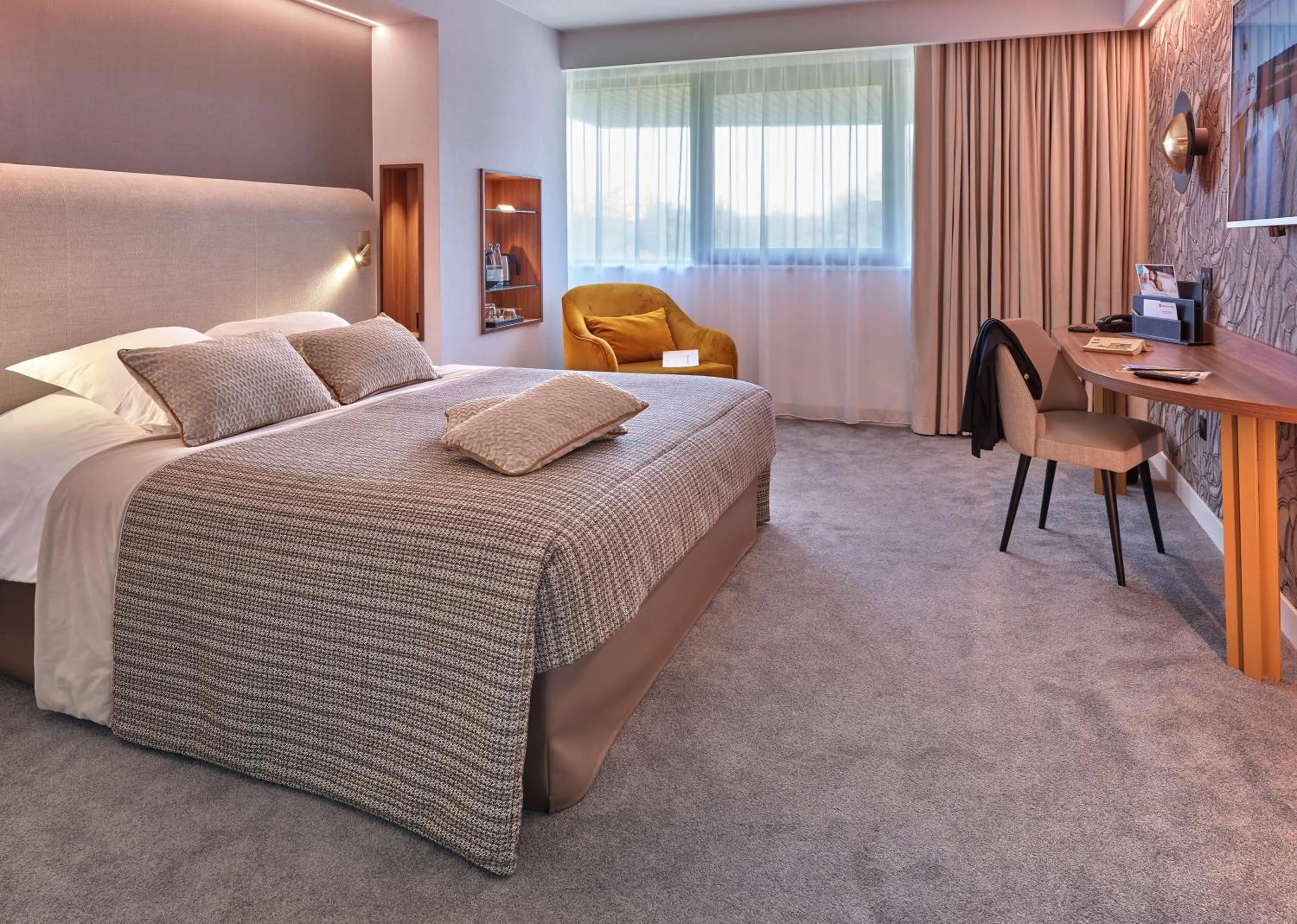 Bedroom, Bed in Best Western Plus Metz Technopole