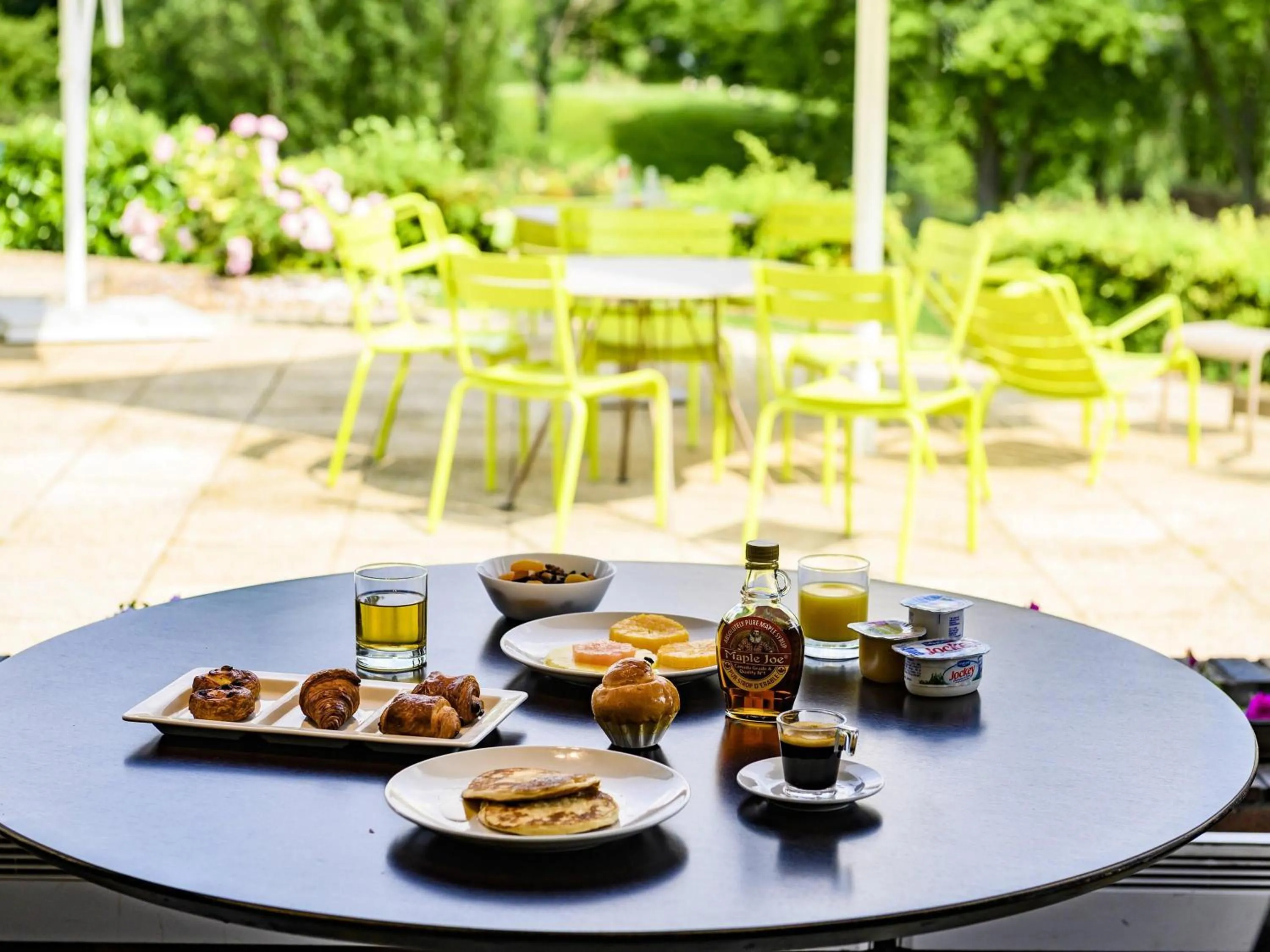 Restaurant/places to eat in Novotel Paris Créteil Le Lac