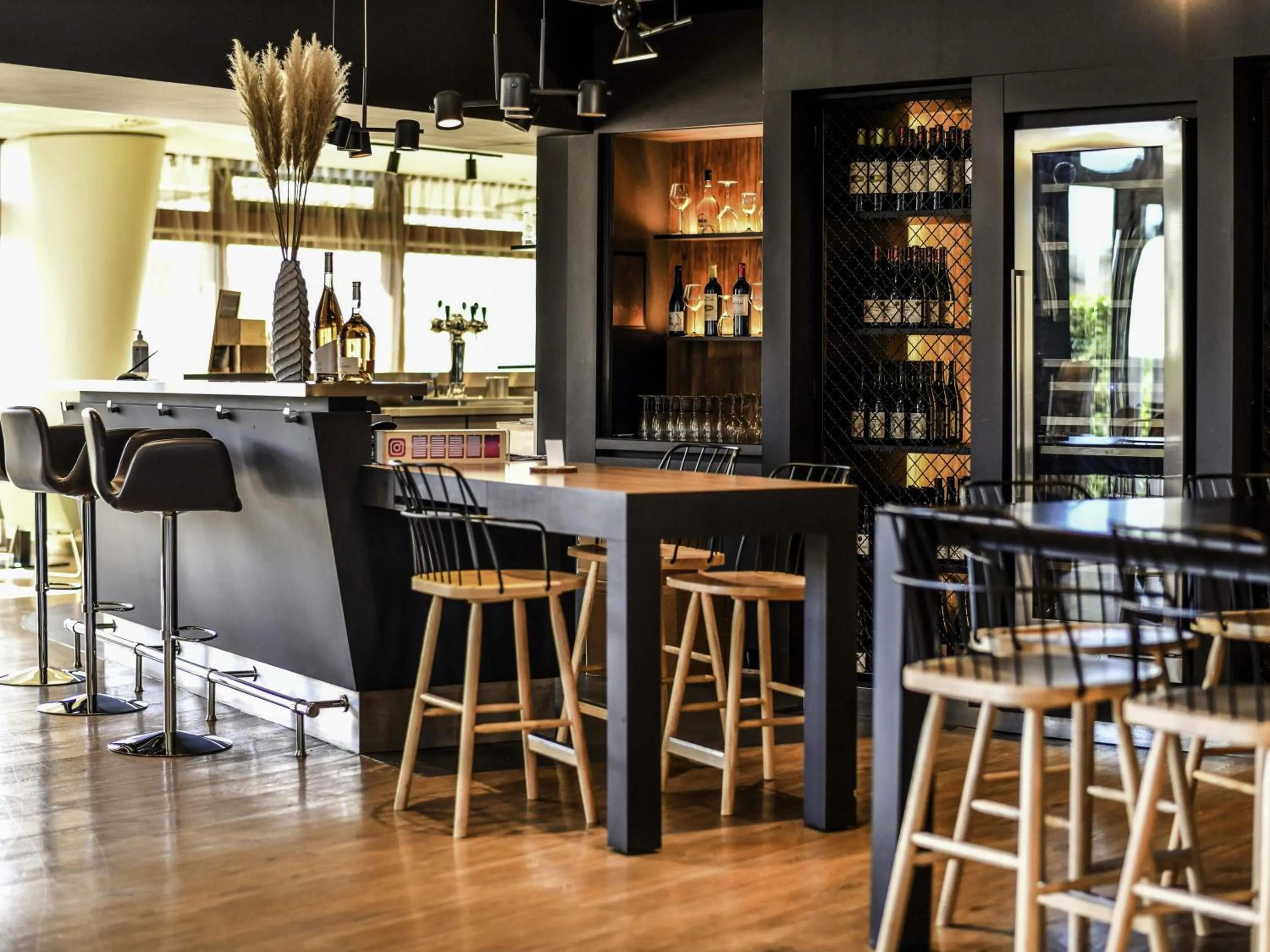 Lounge or bar in Novotel Paris Créteil Le Lac