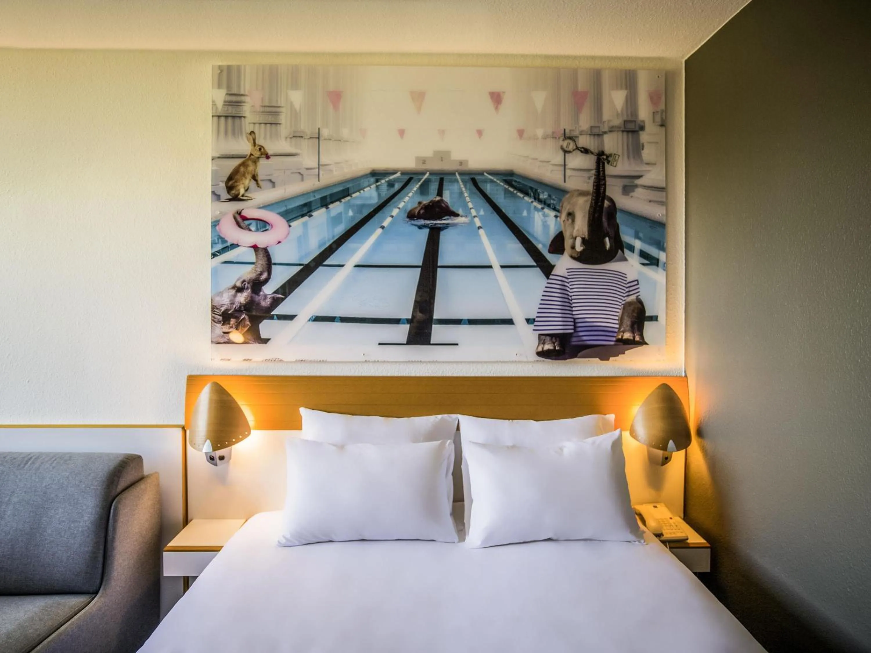 Bedroom, Bed in Novotel Paris Créteil Le Lac