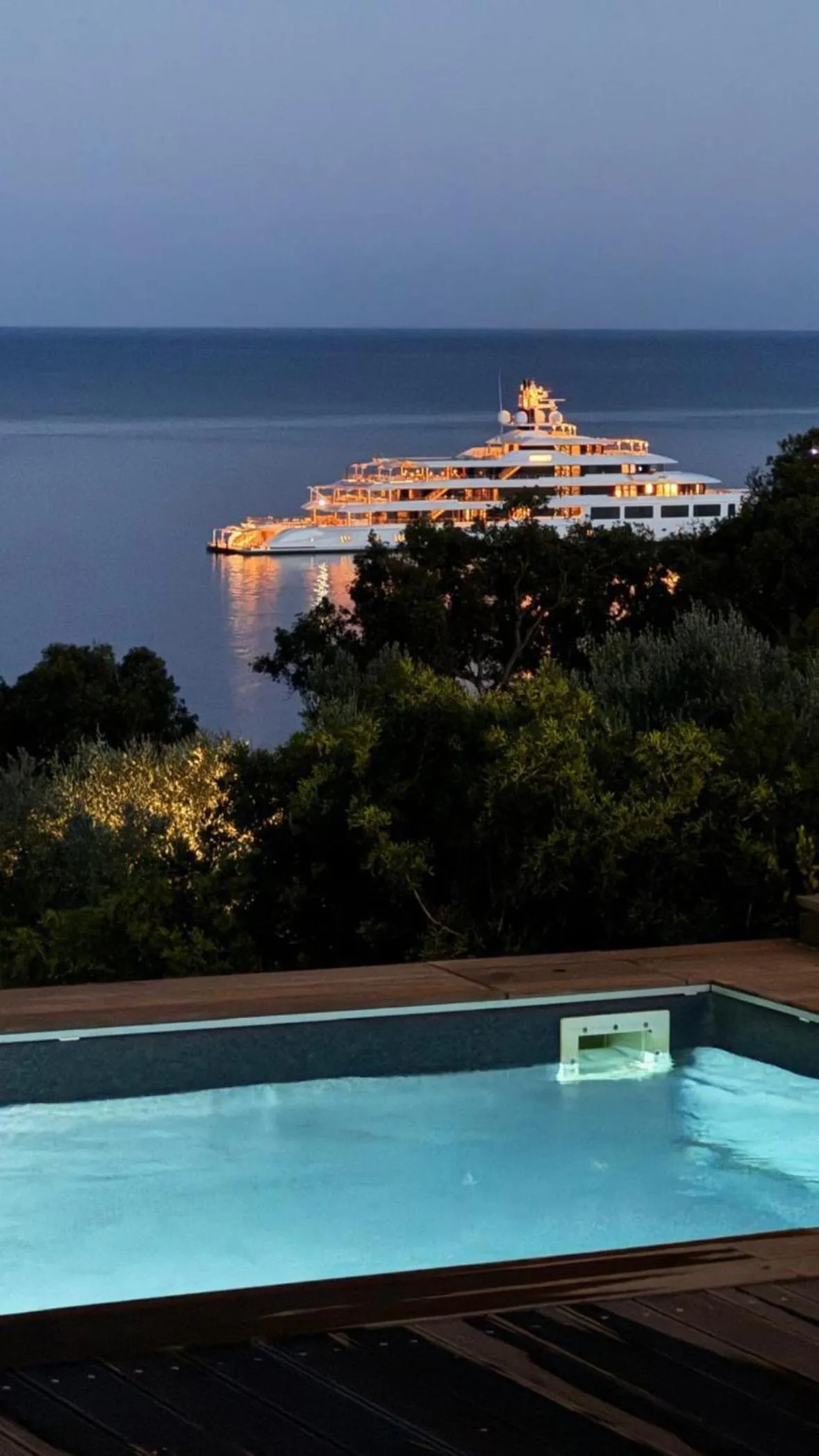 Night in Resort Capo Bianco