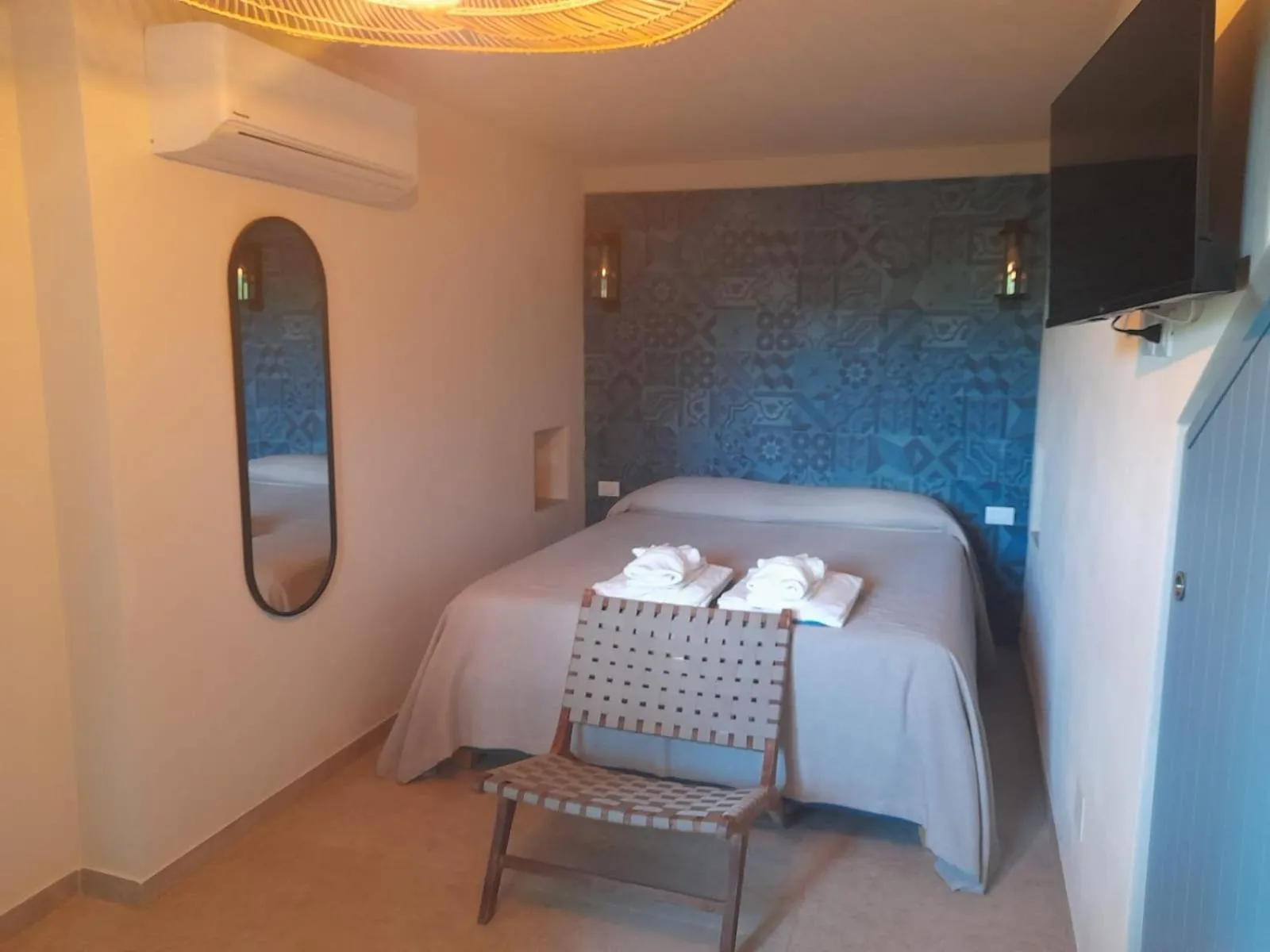 Bedroom, Bed in Resort Capo Bianco