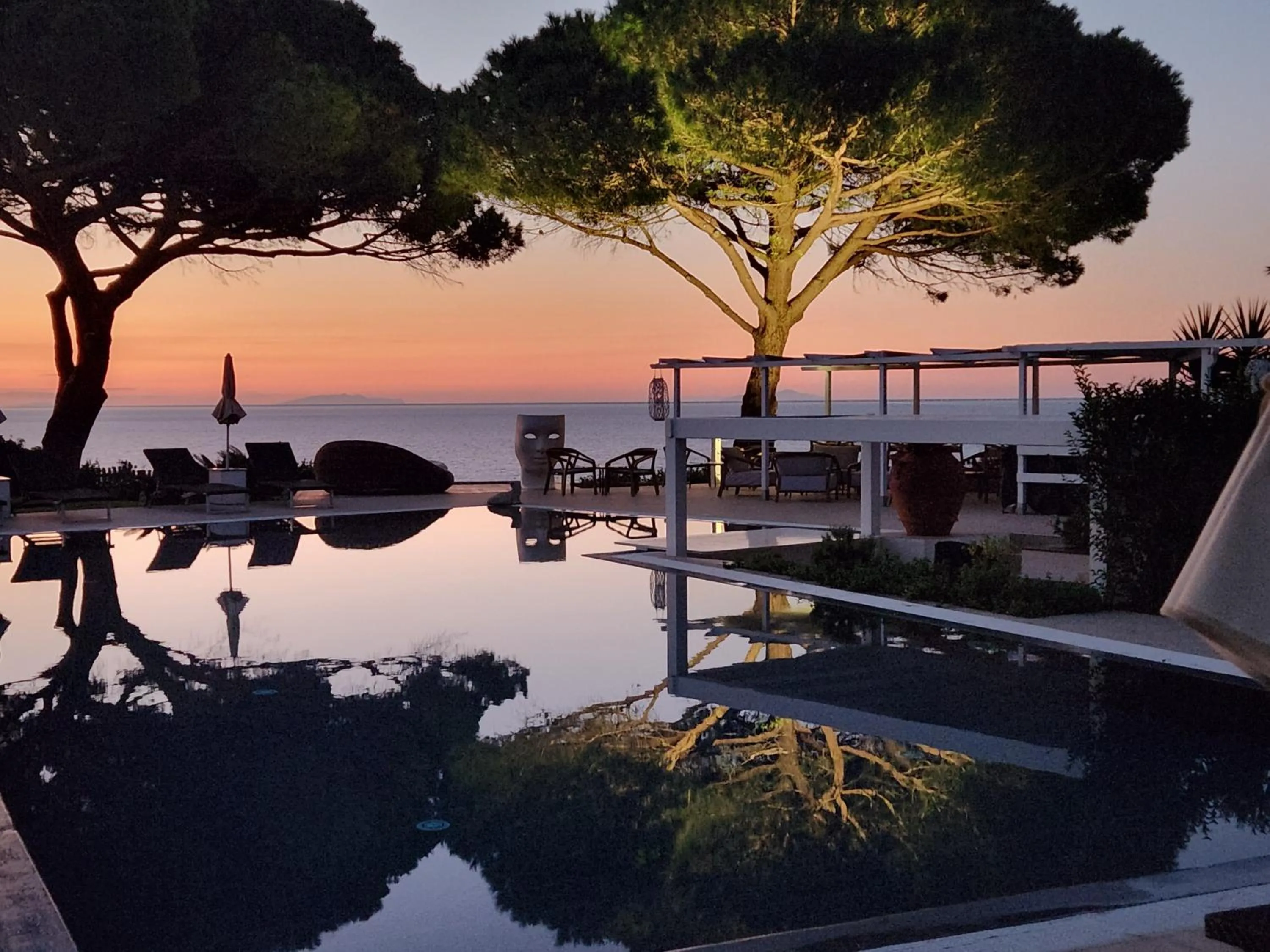 Garden view in Resort Capo Bianco