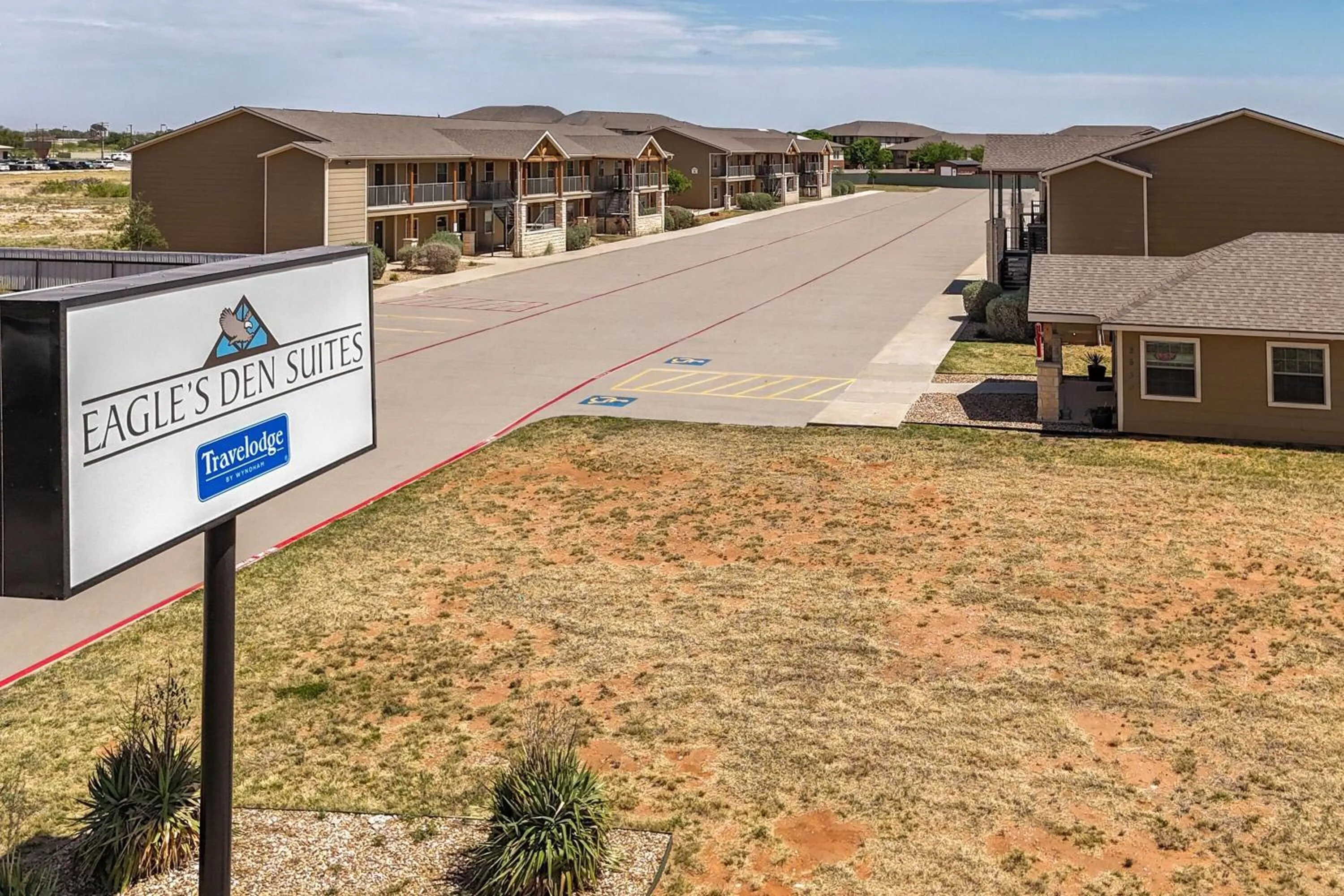 Property building in Eagle's Den Suites Andrews a Travelodge by Wyndham