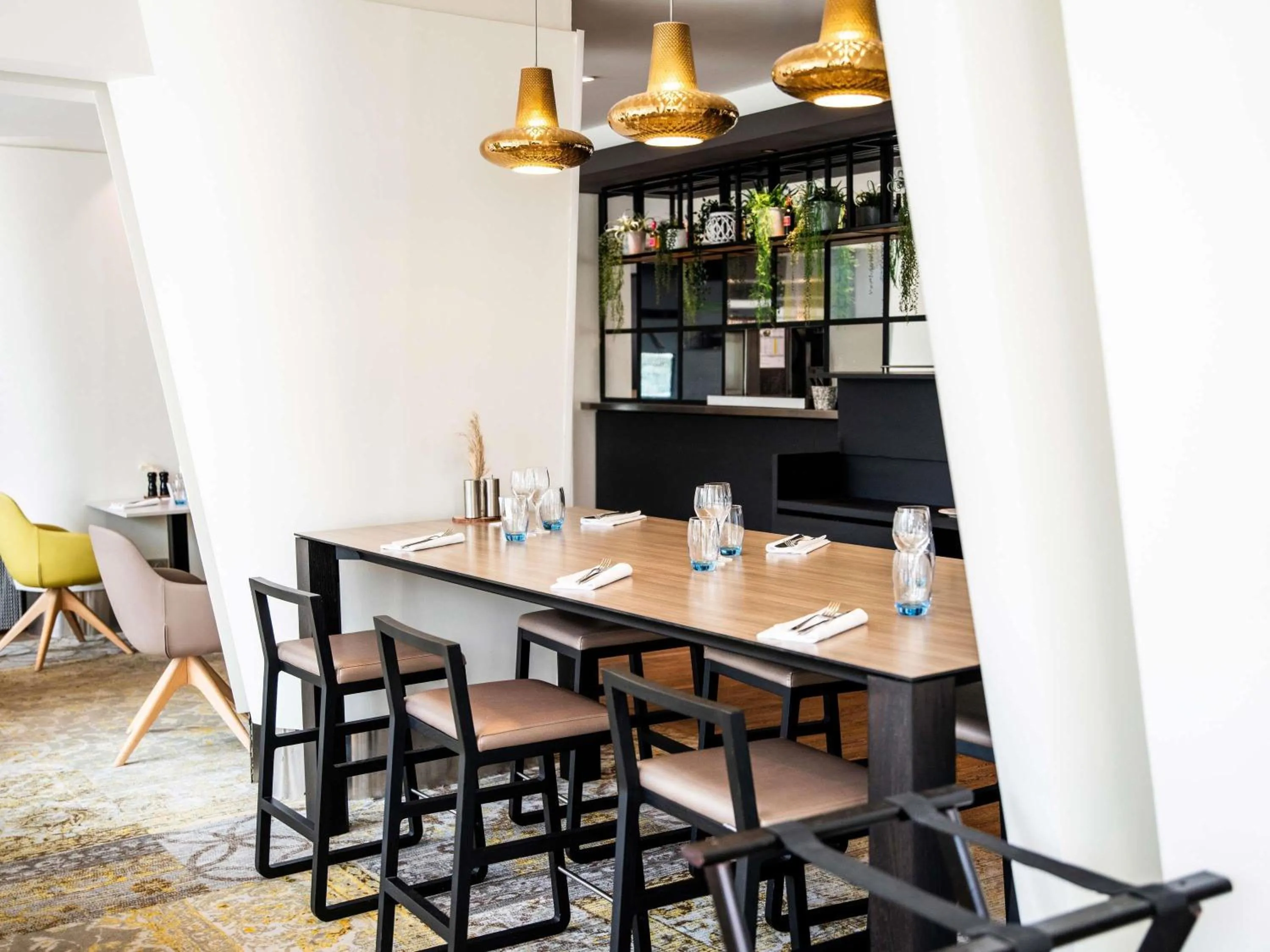 Restaurant/places to eat in Hotel Novotel Evry Courcouronnes