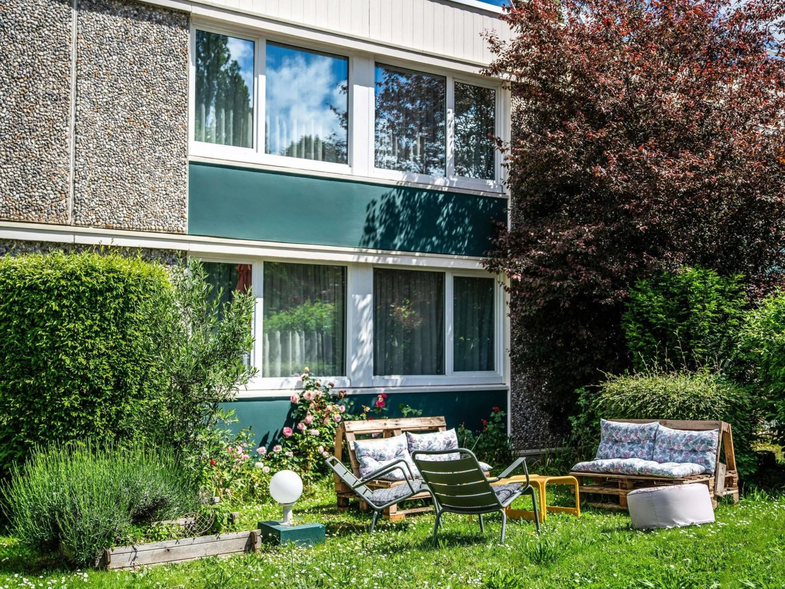 Lounge or bar in Hotel Novotel Evry Courcouronnes