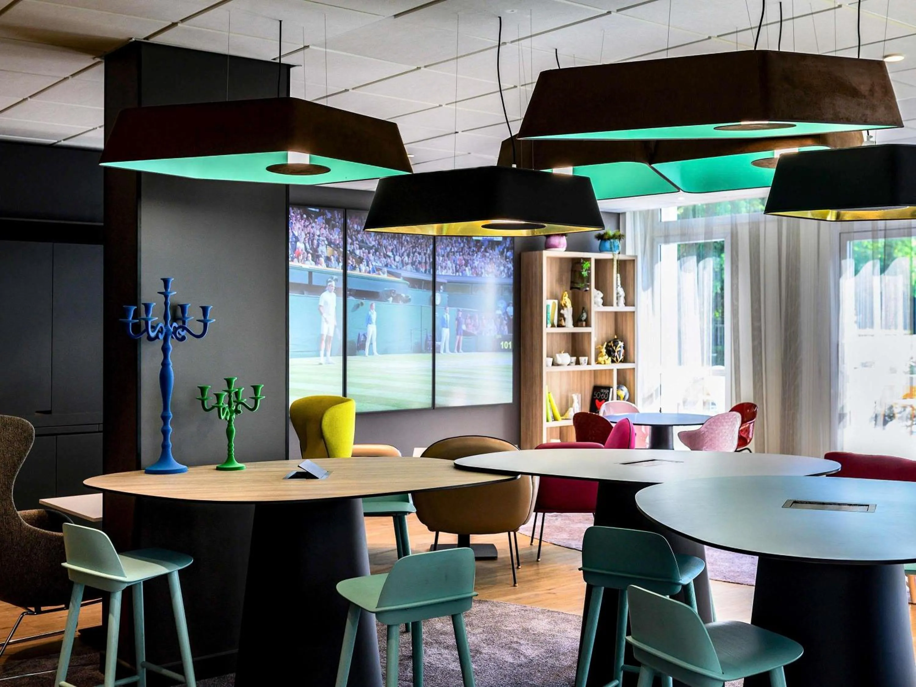 Lounge or bar in Hotel Novotel Evry Courcouronnes