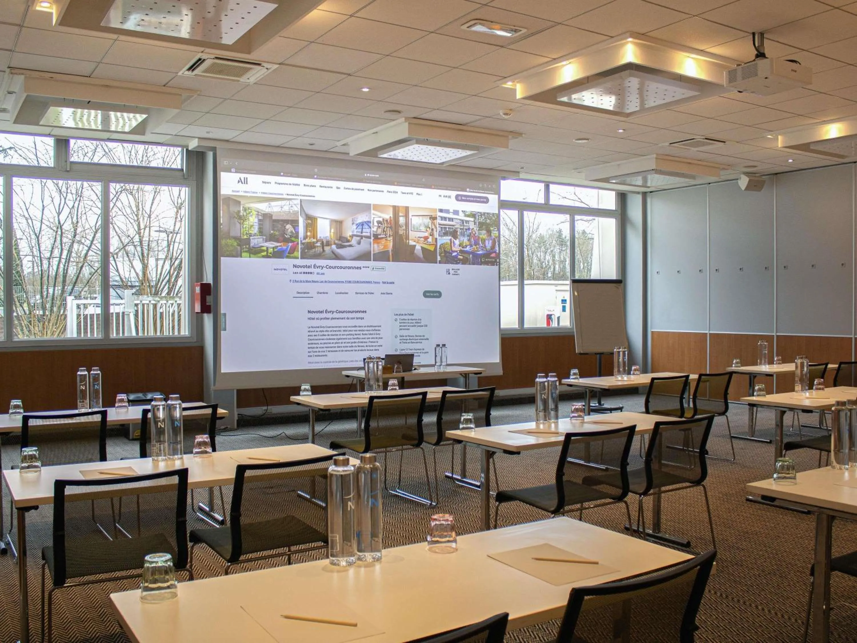 Meeting/conference room in Hotel Novotel Evry Courcouronnes