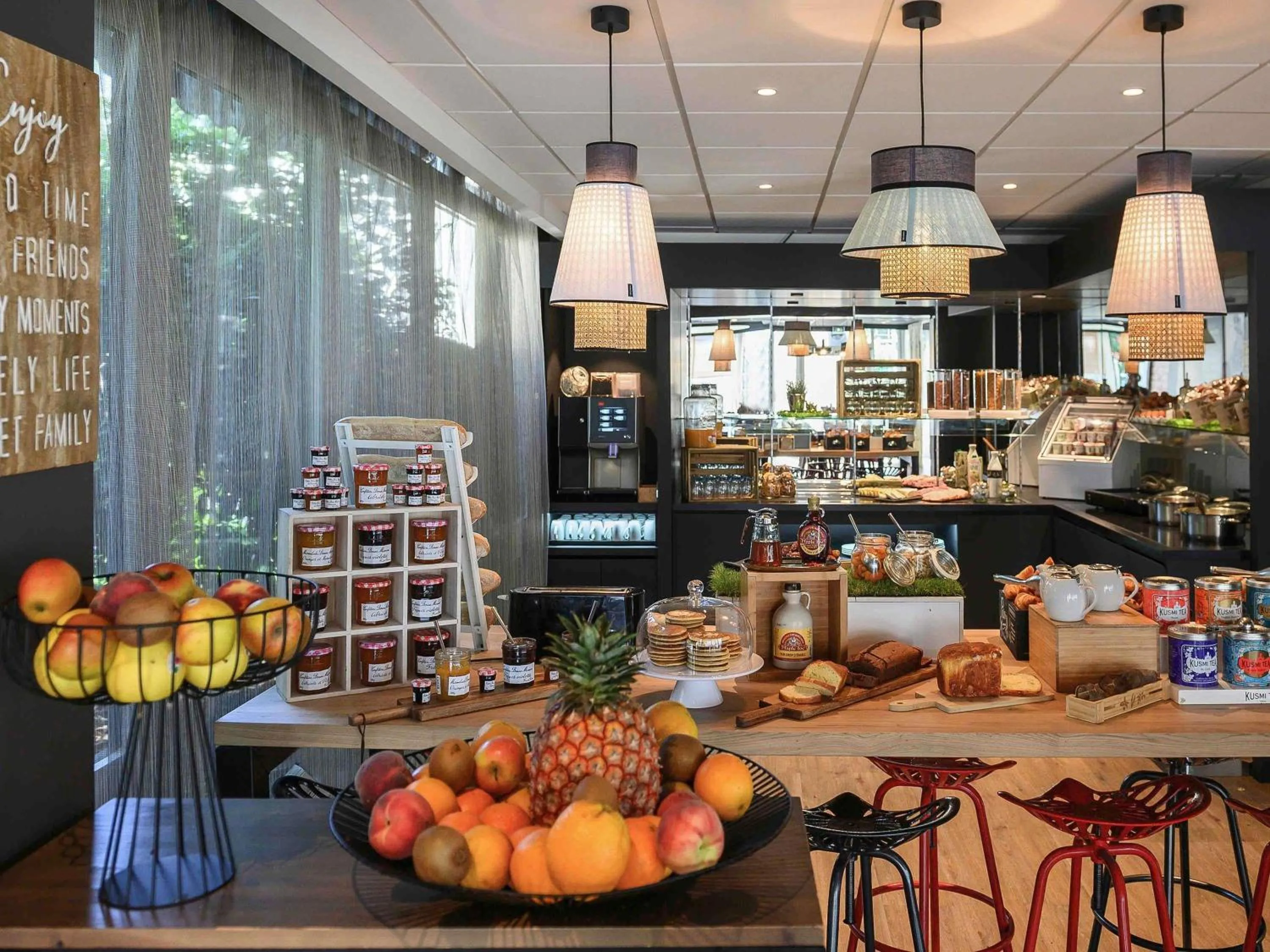 Breakfast in Hotel Novotel Evry Courcouronnes