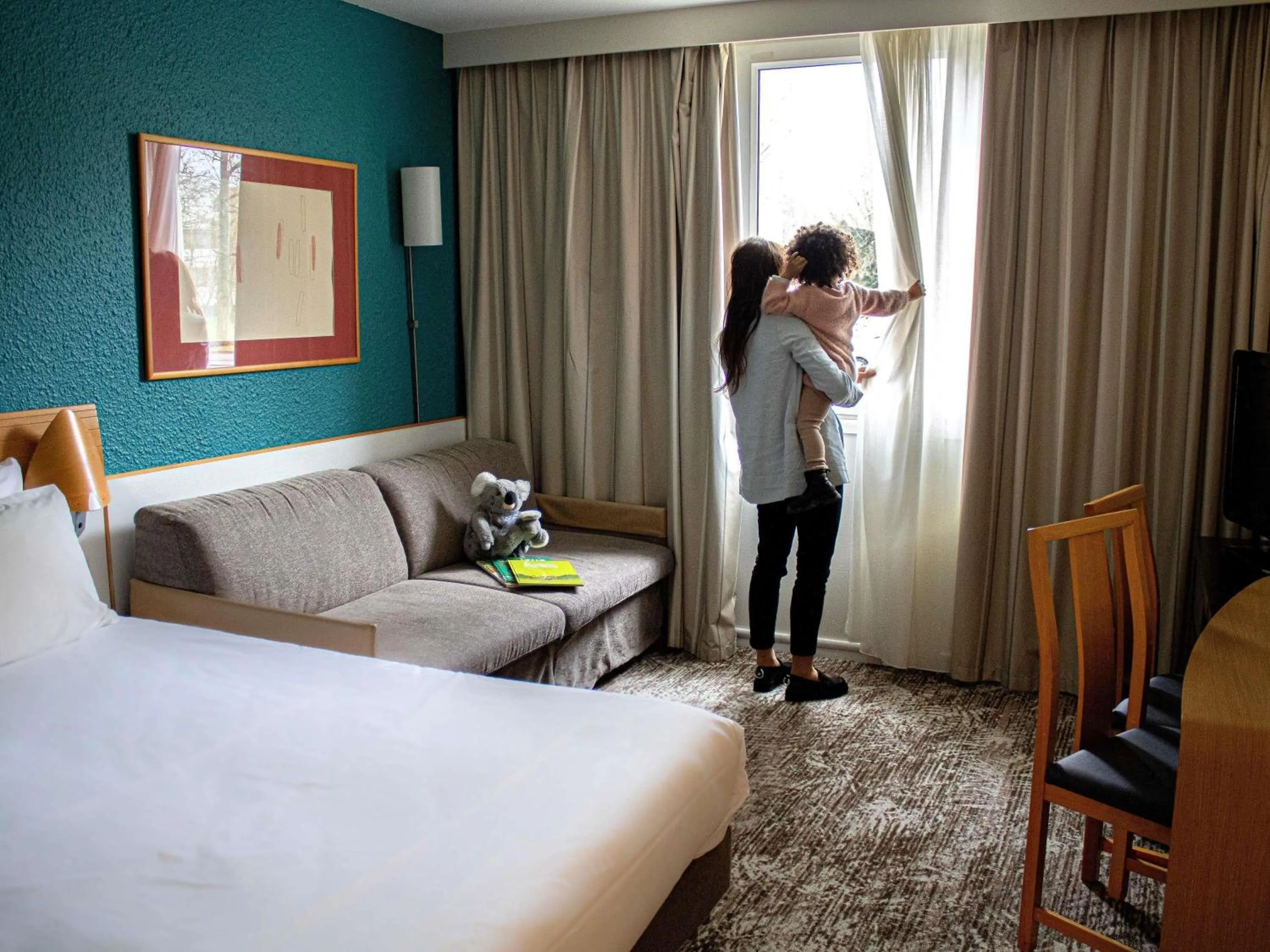 Property building, Bed in Hotel Novotel Evry Courcouronnes