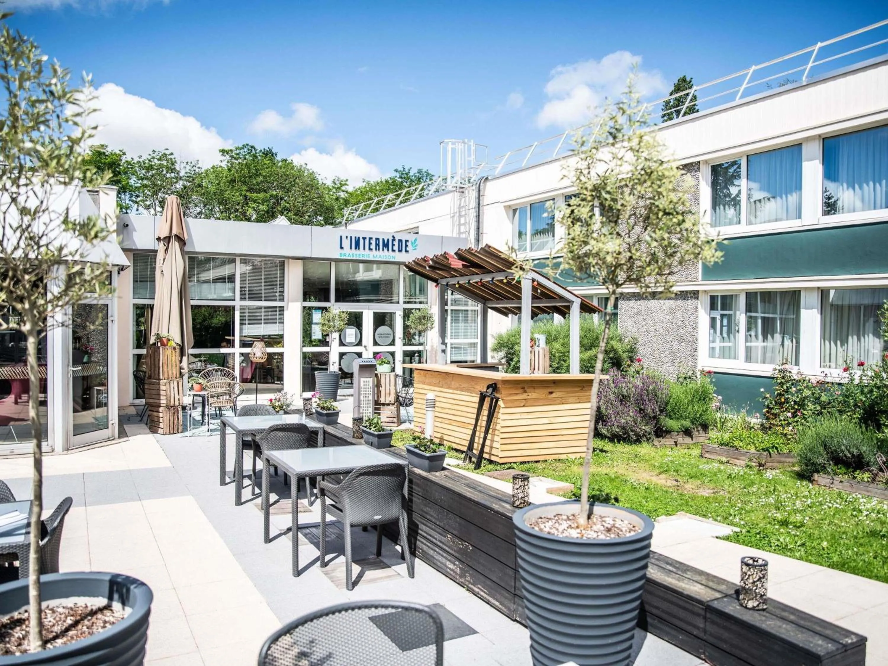 Restaurant/places to eat in Hotel Novotel Evry Courcouronnes