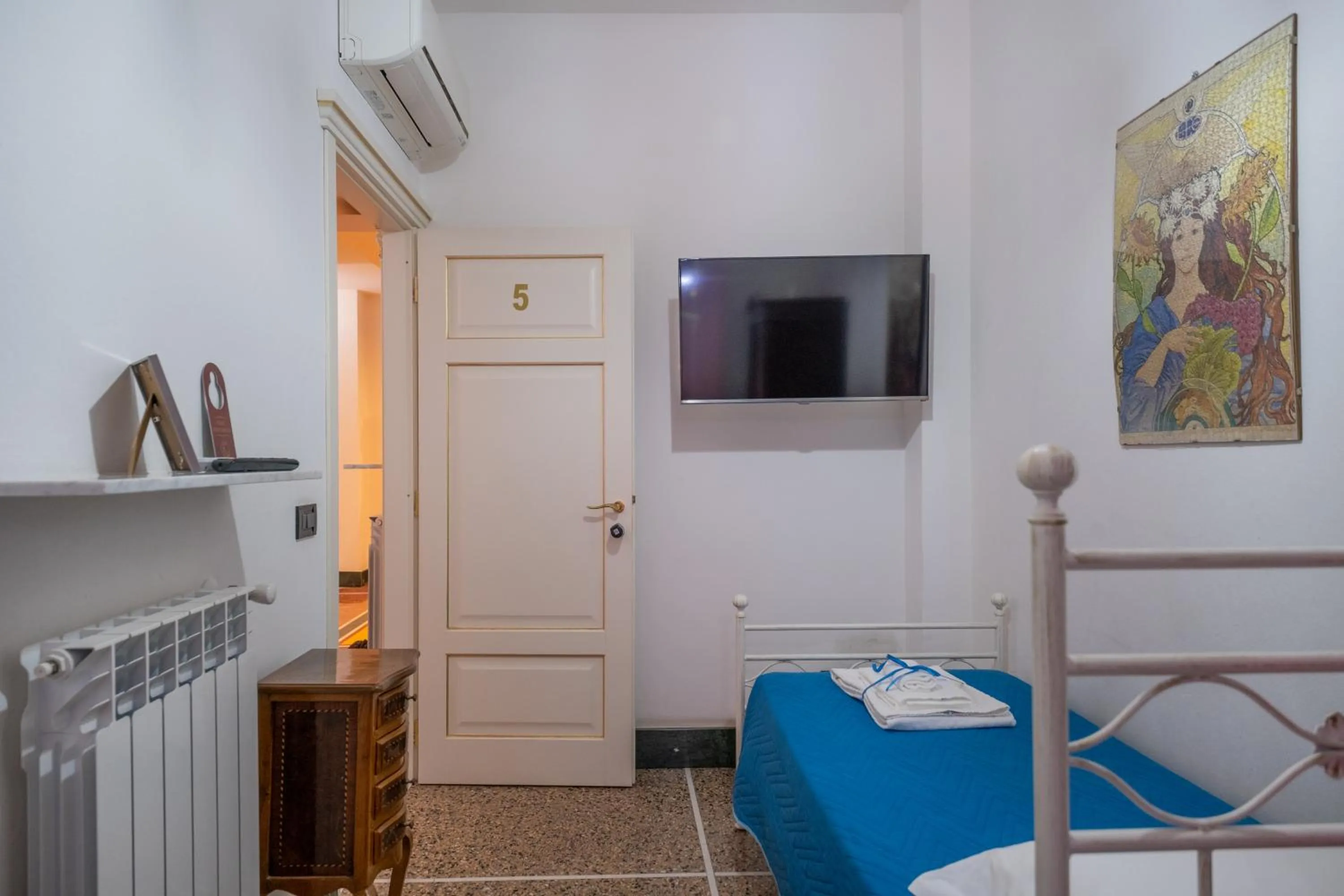 Bedroom, Bed in BBC Christian Bed & Breakfast