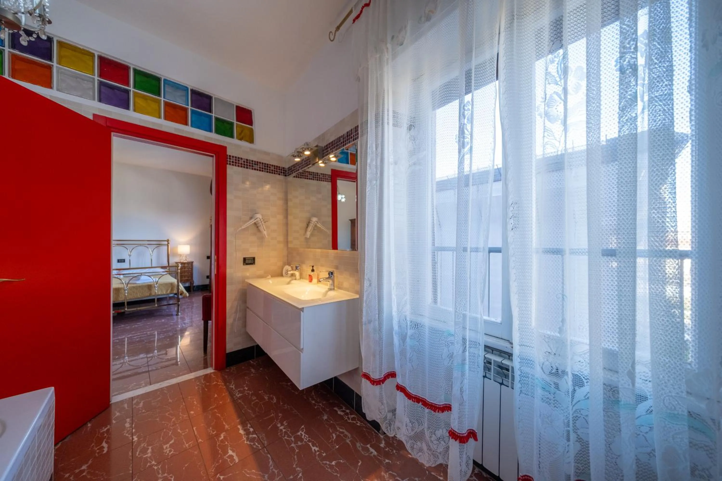 Bathroom, Bed in BBC Christian Bed & Breakfast