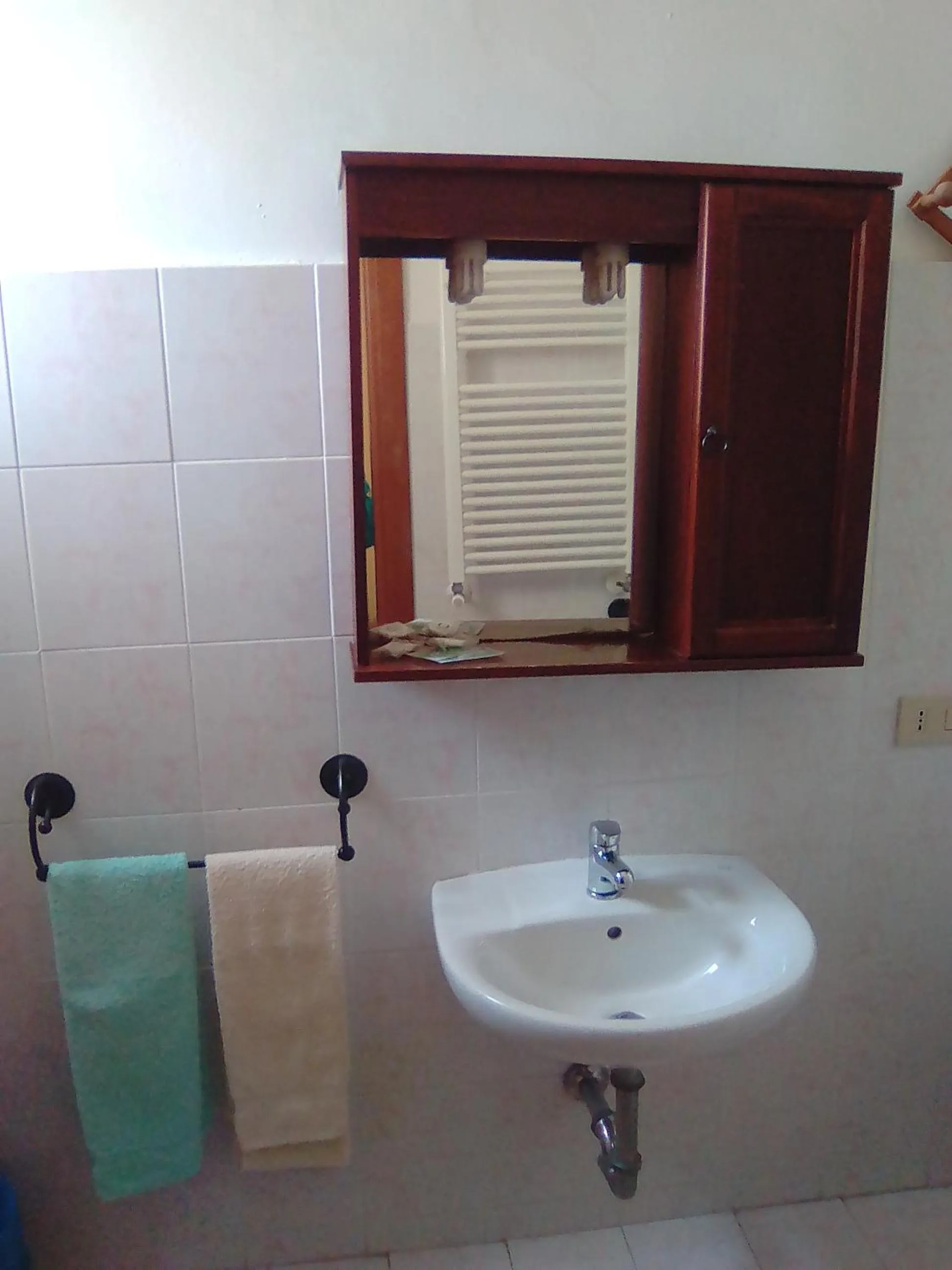 Photo of the whole room in Albergo Cavour SELF CHECK-IN