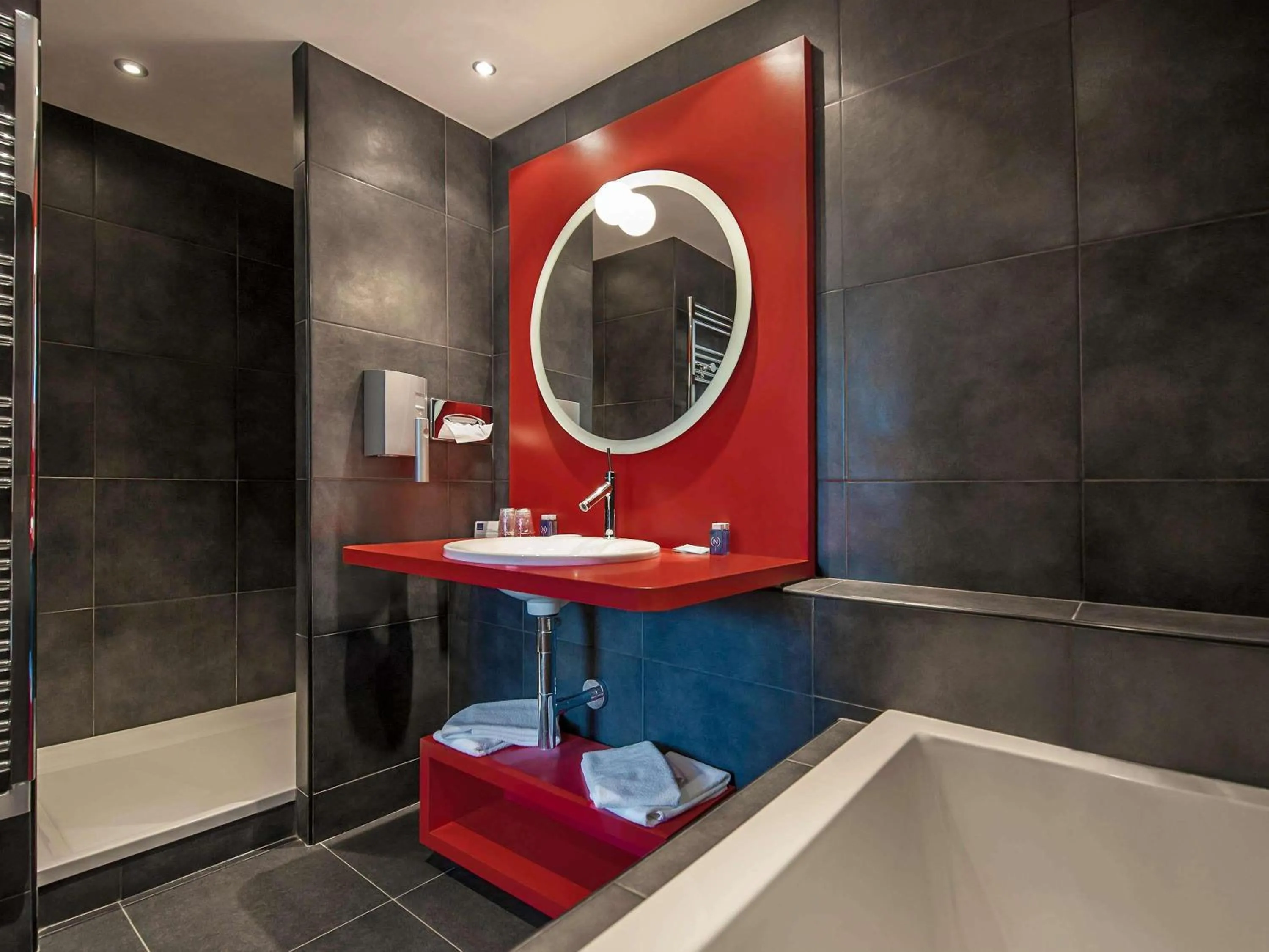 Bedroom in Novotel Valence Sud