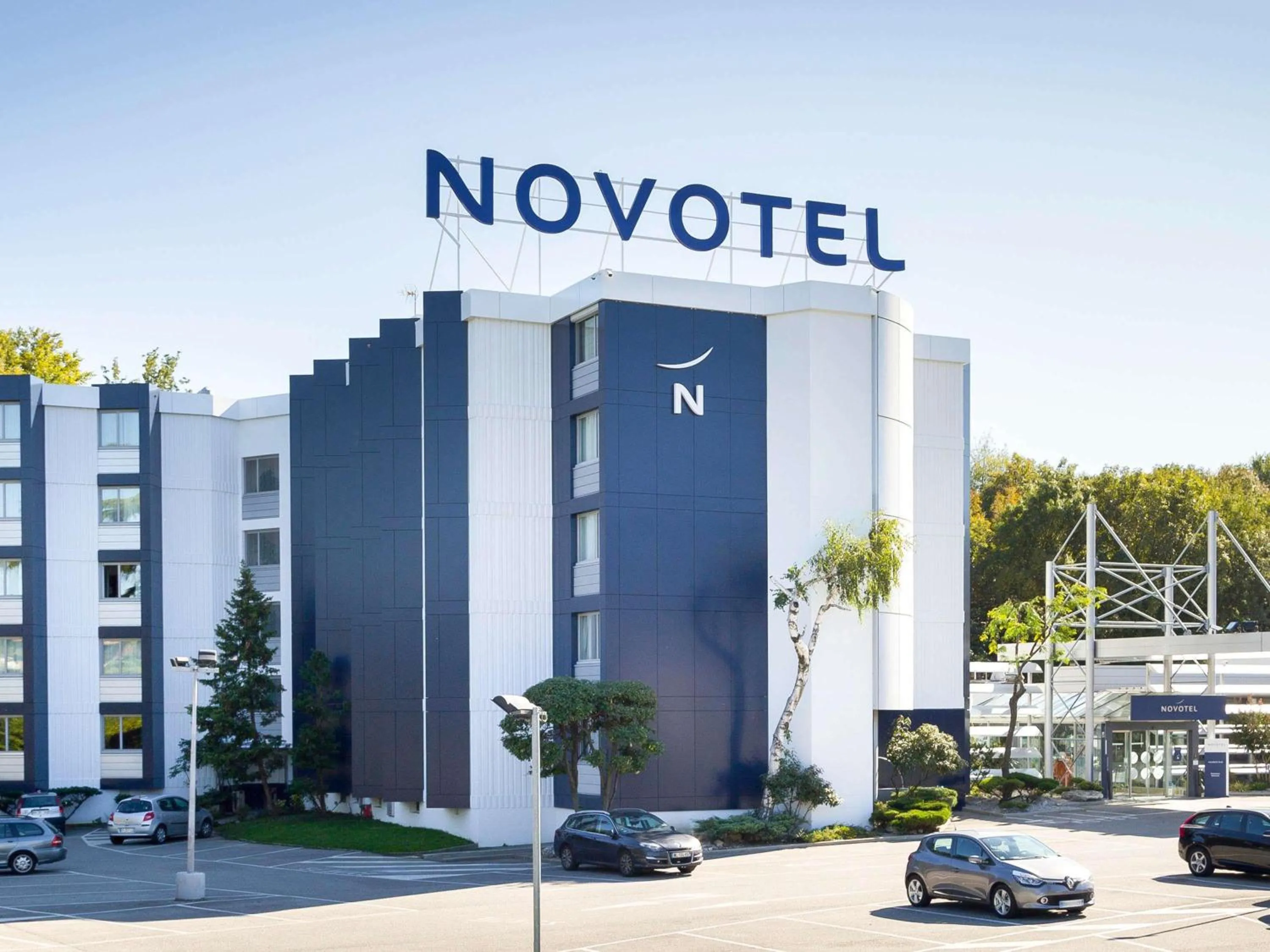 Property building in Novotel Valence Sud