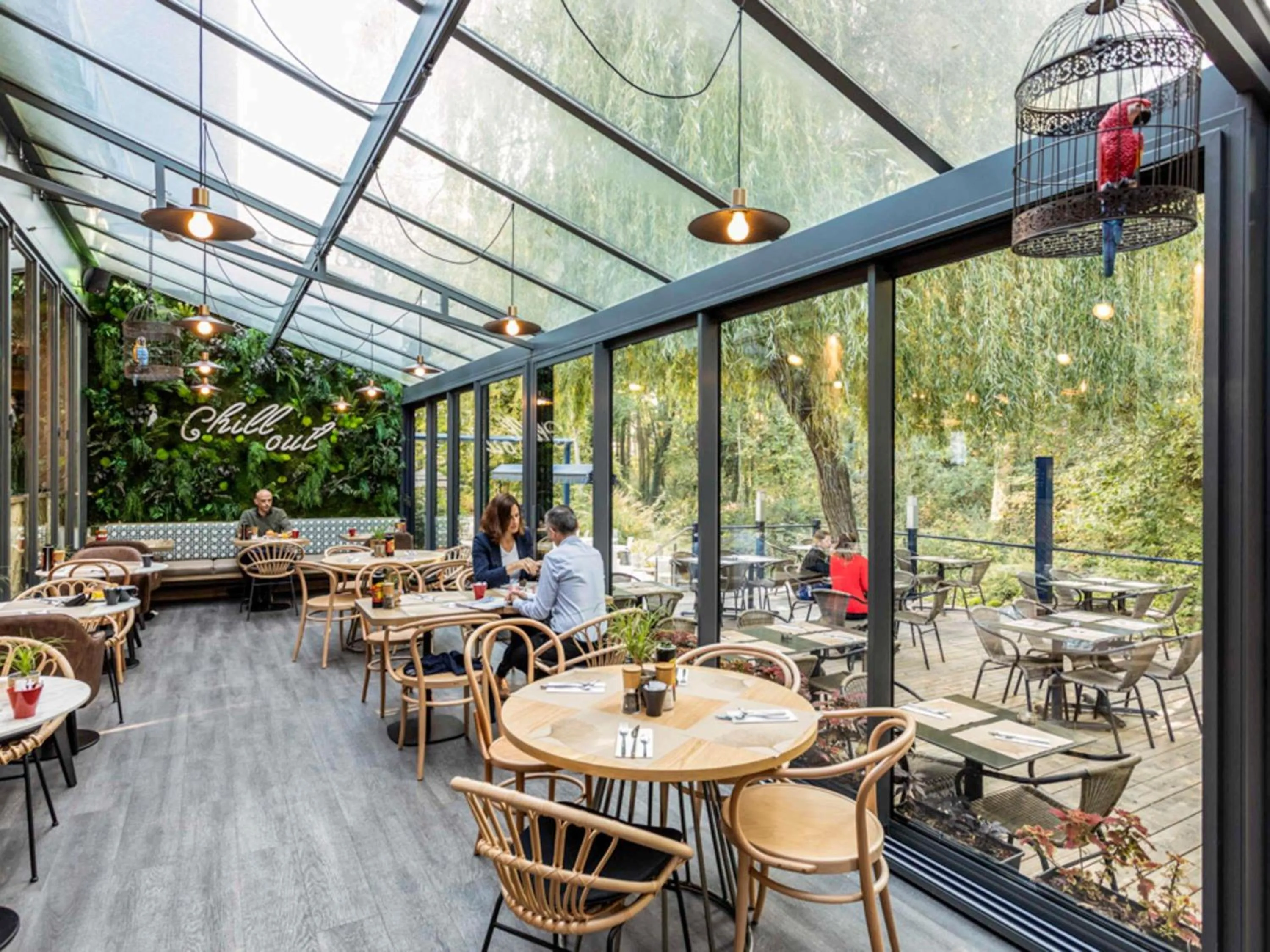 Restaurant/places to eat in Novotel Valence Sud