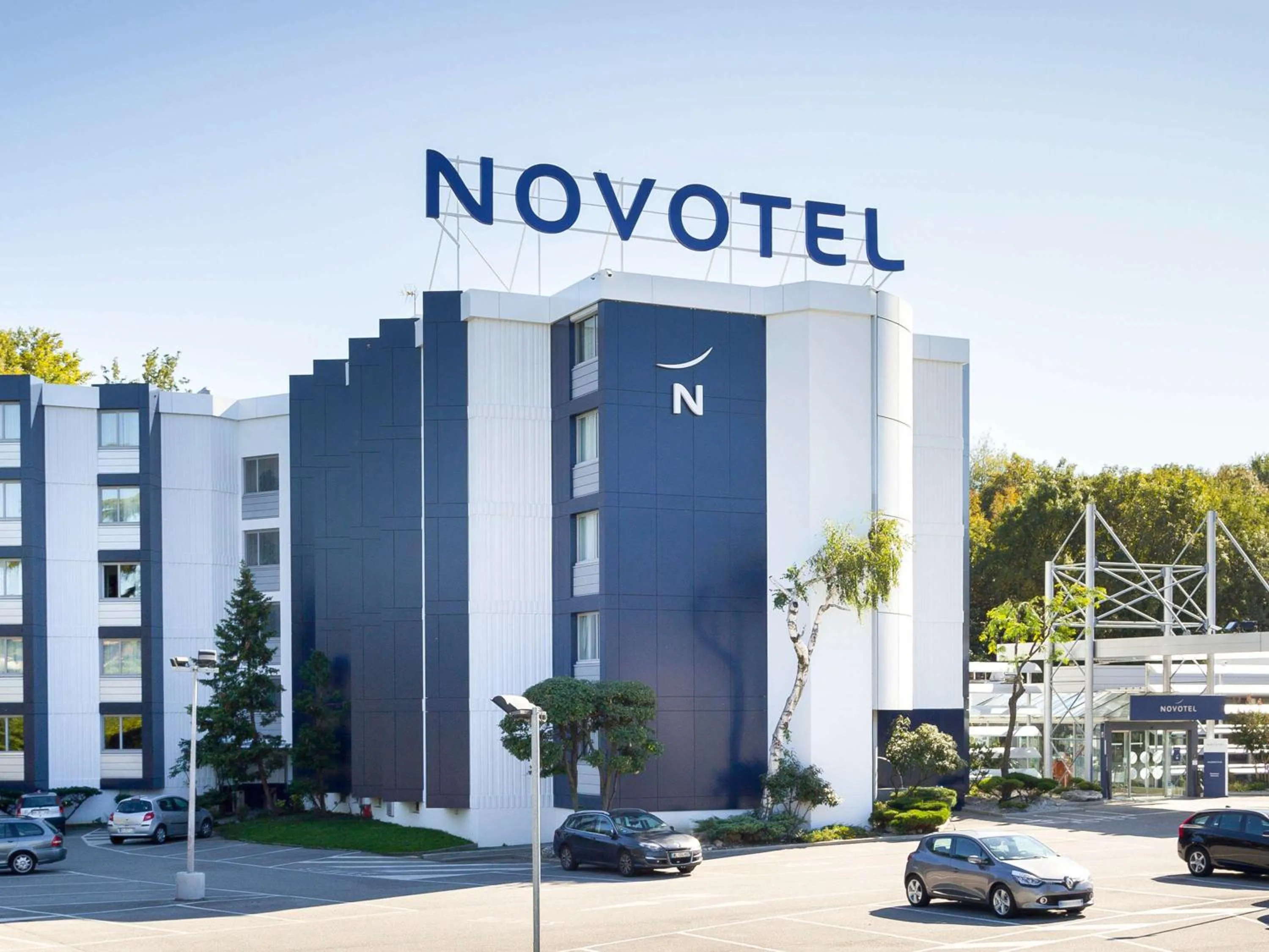 Property building in Novotel Valence Sud