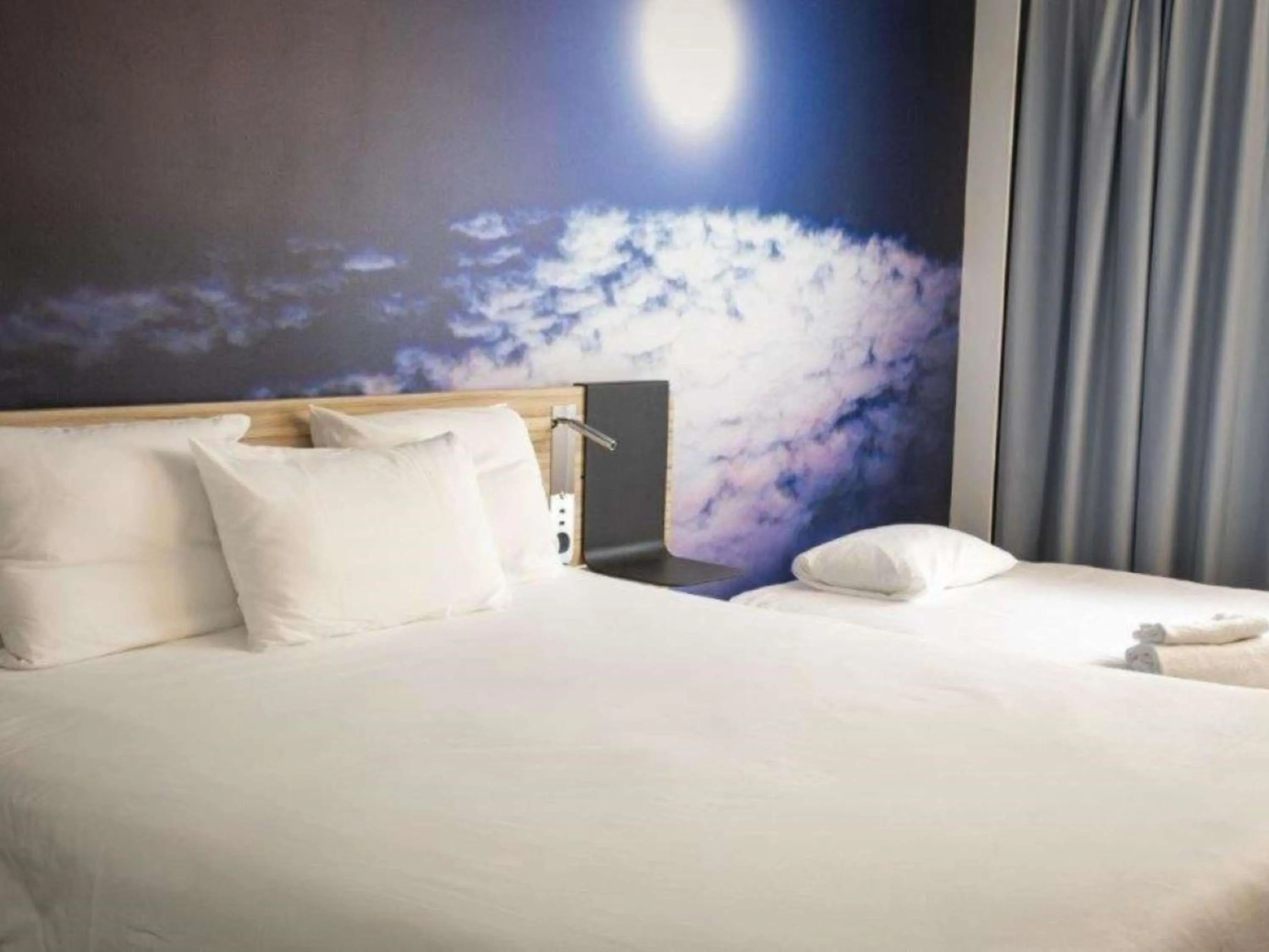Bedroom, Bed in Novotel Valence Sud