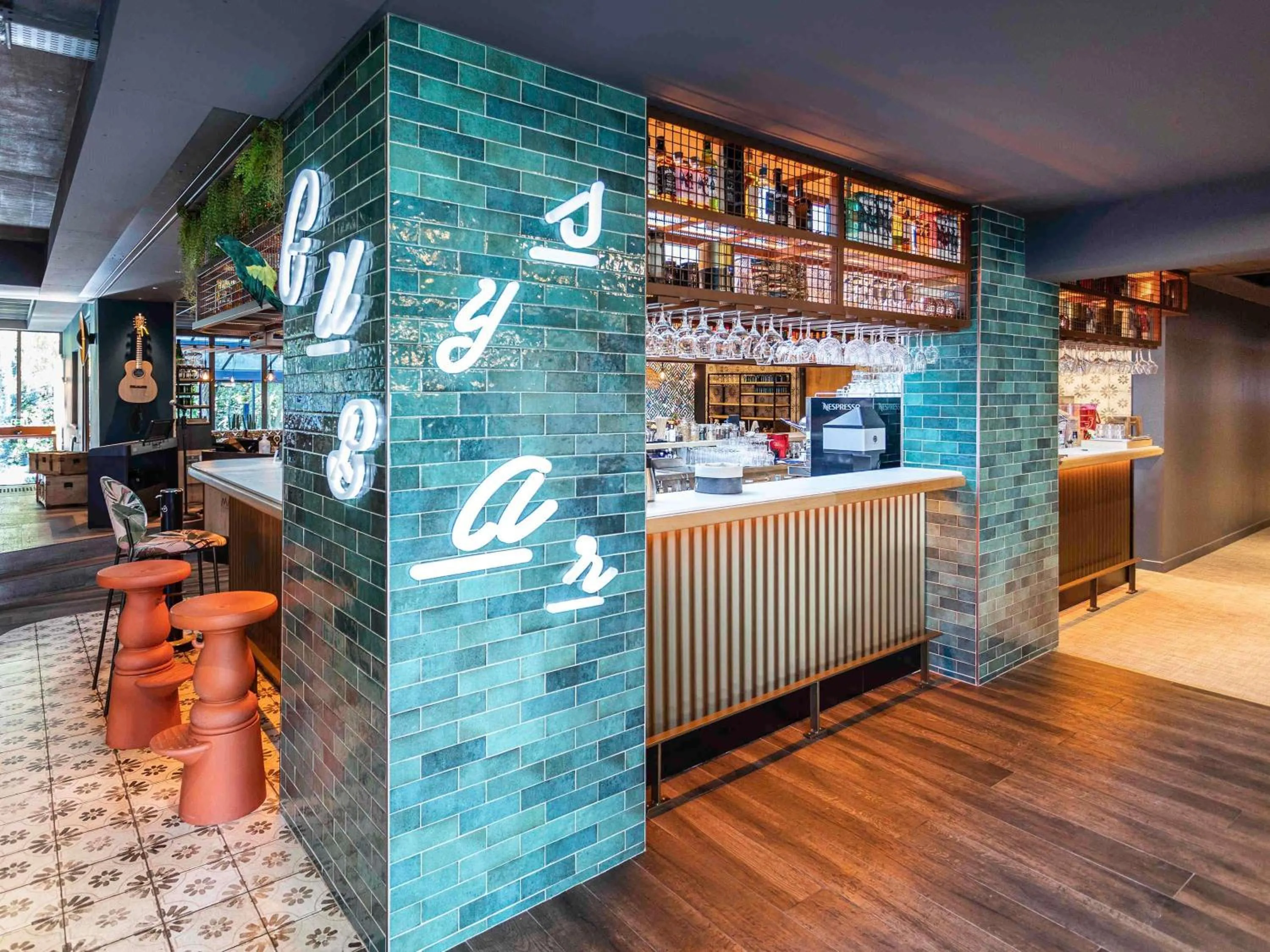 Lounge or bar in Novotel Valence Sud