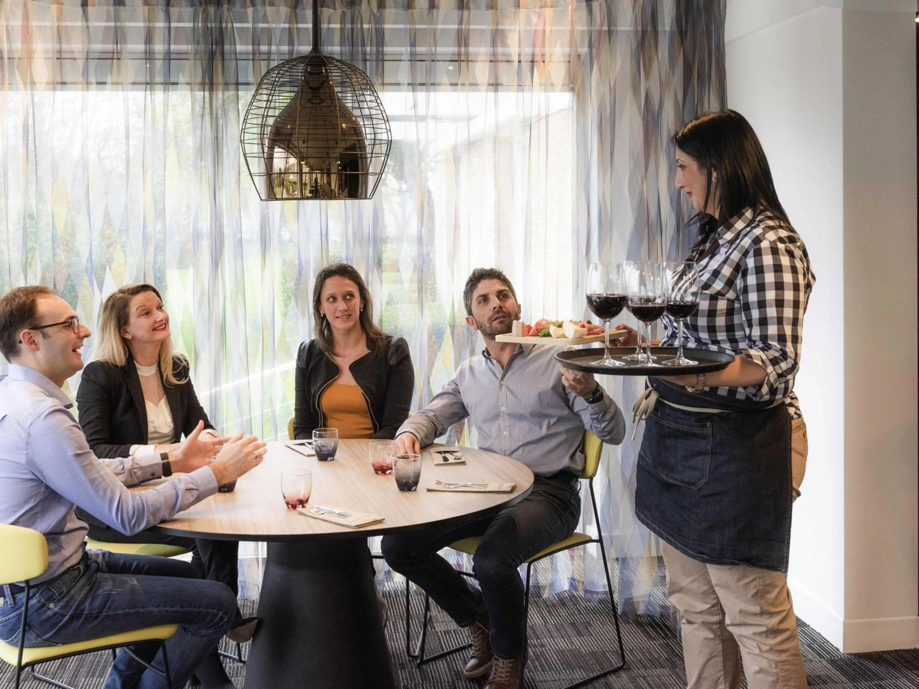 Restaurant/places to eat in Hôtel Novotel Valenciennes