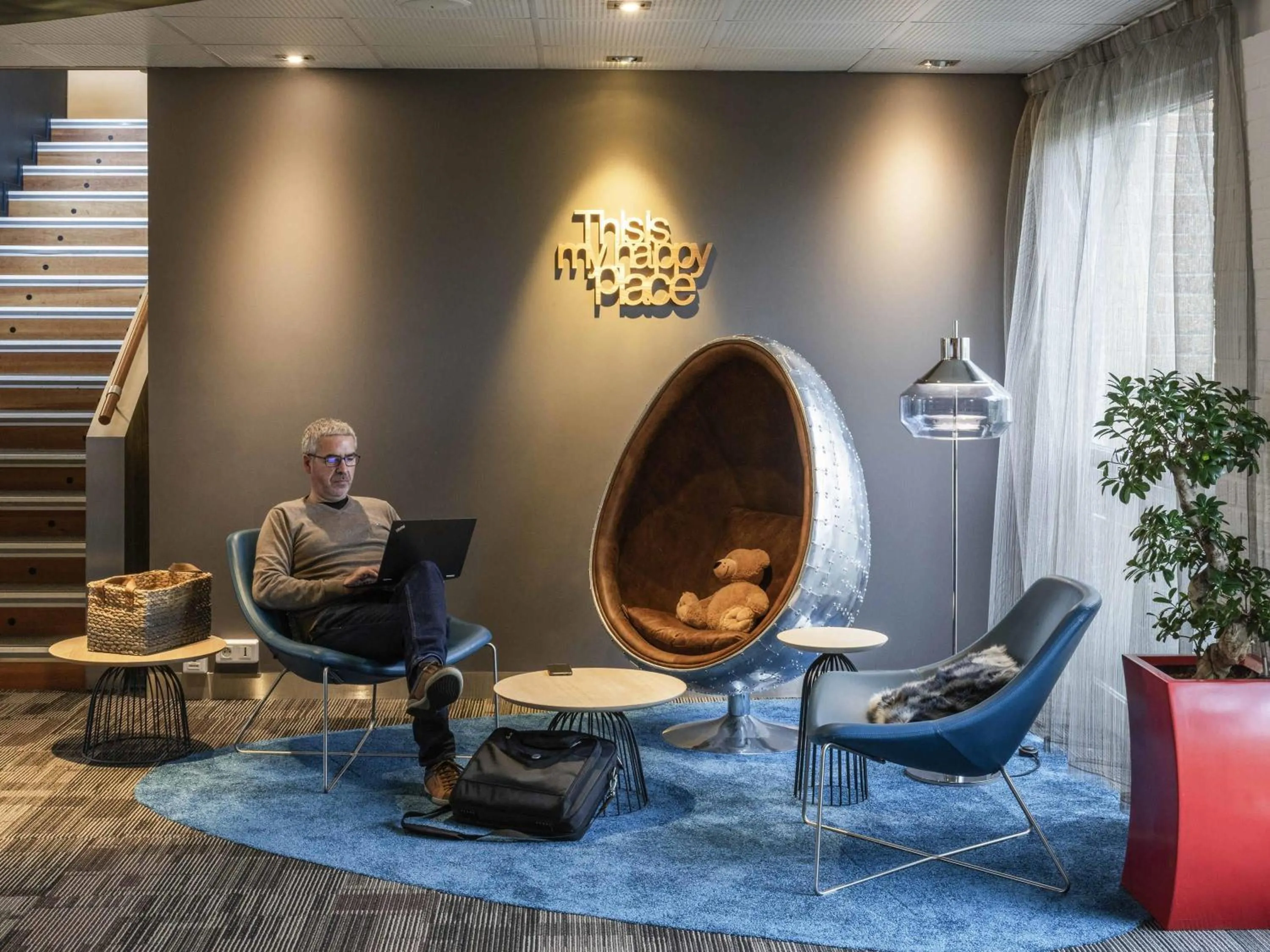 Lounge or bar in Hôtel Novotel Valenciennes