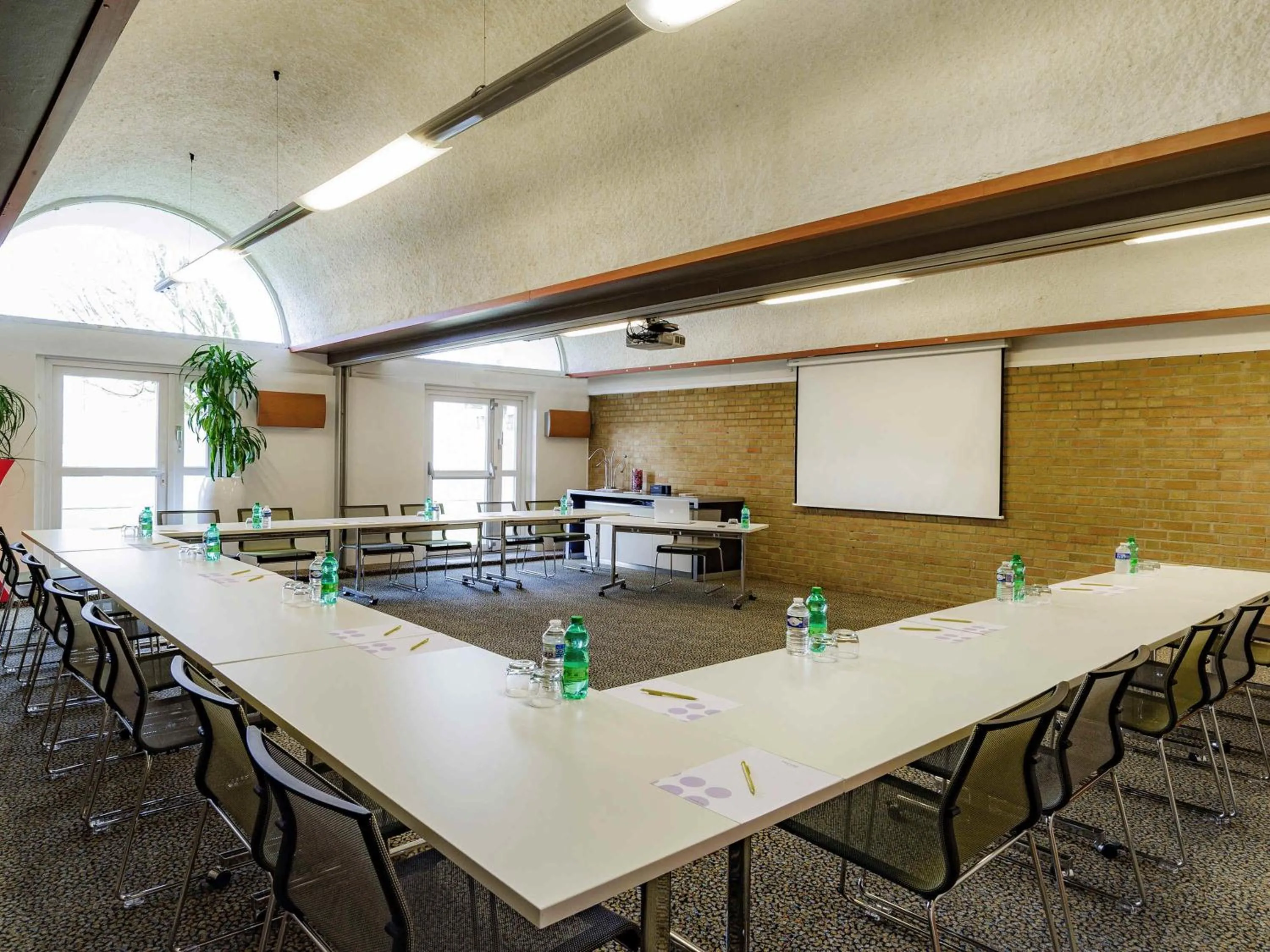 Meeting/conference room in Hôtel Novotel Valenciennes
