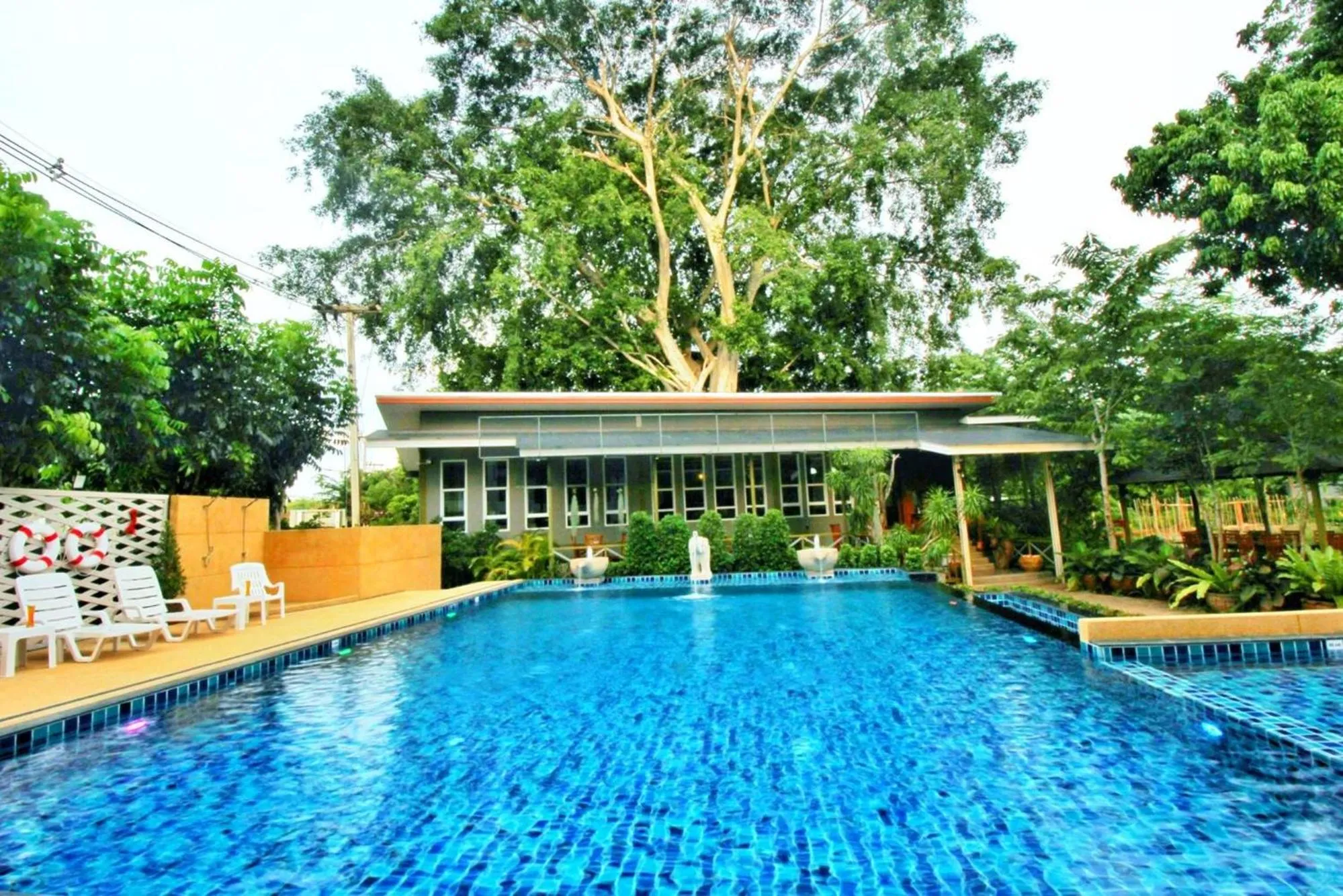 Swimming pool in Ozone Hotel Khao Yai