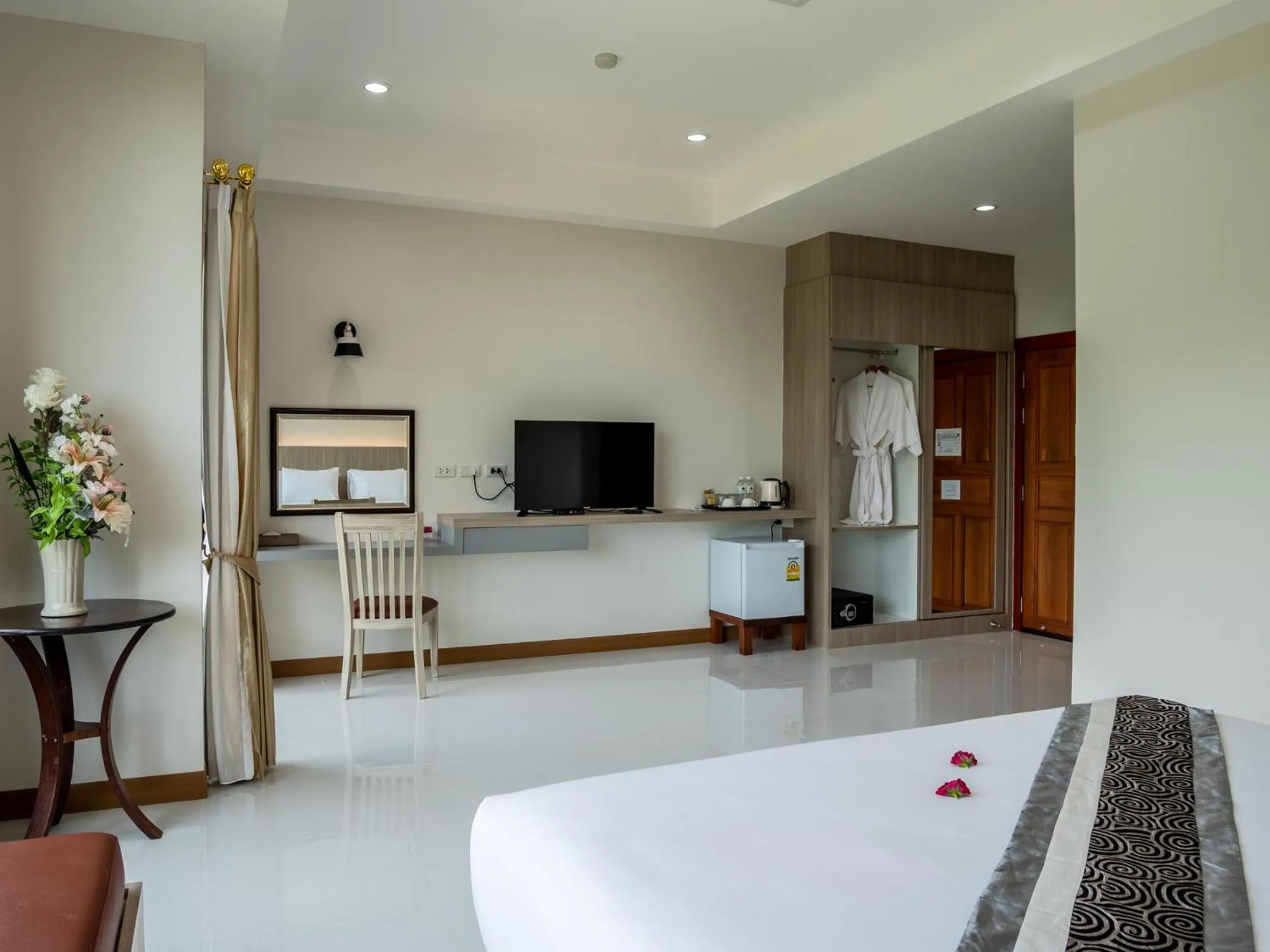 TV and multimedia, Bed in Ozone Hotel Khao Yai